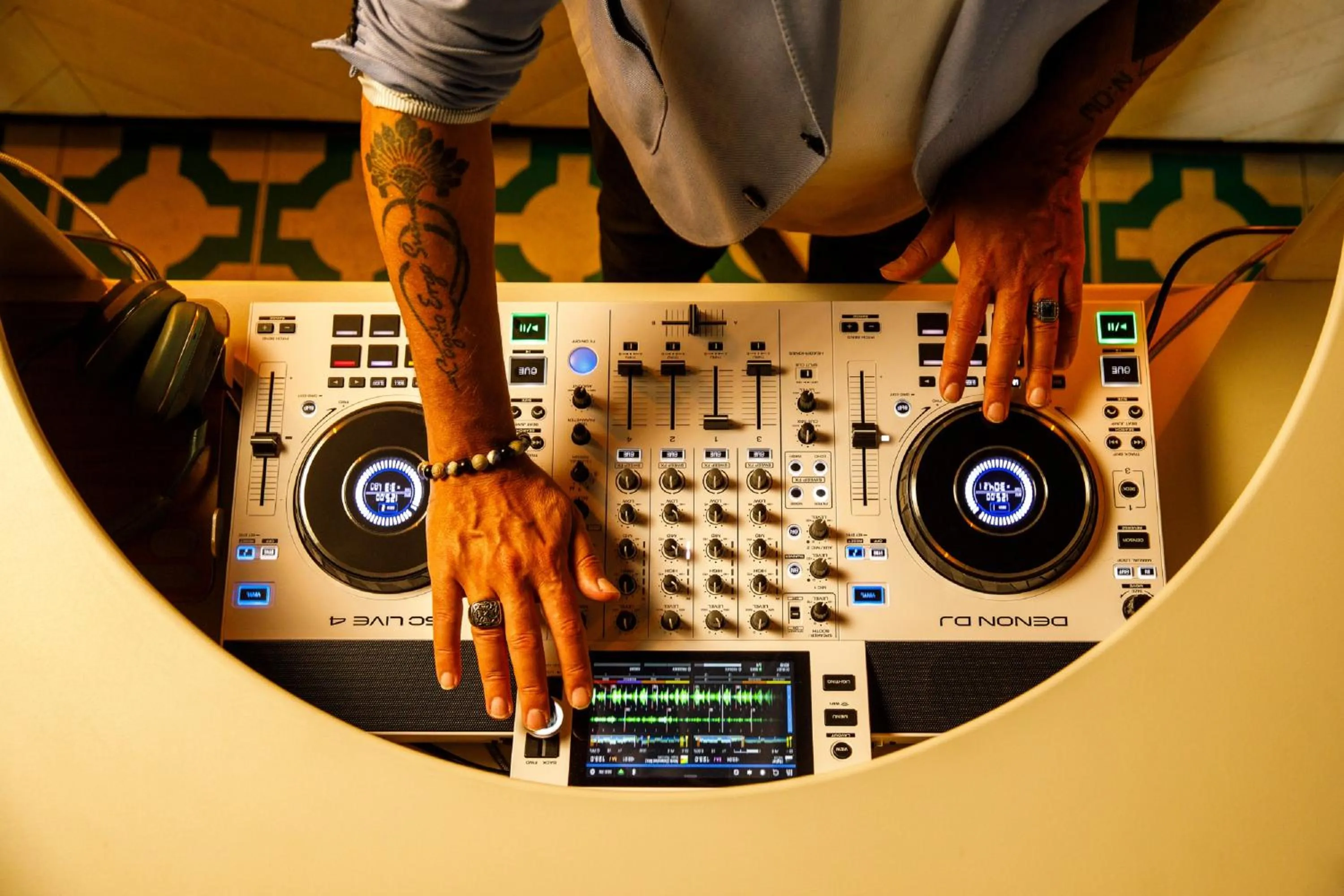 Restaurant/places to eat in Novotel London Blackfriars