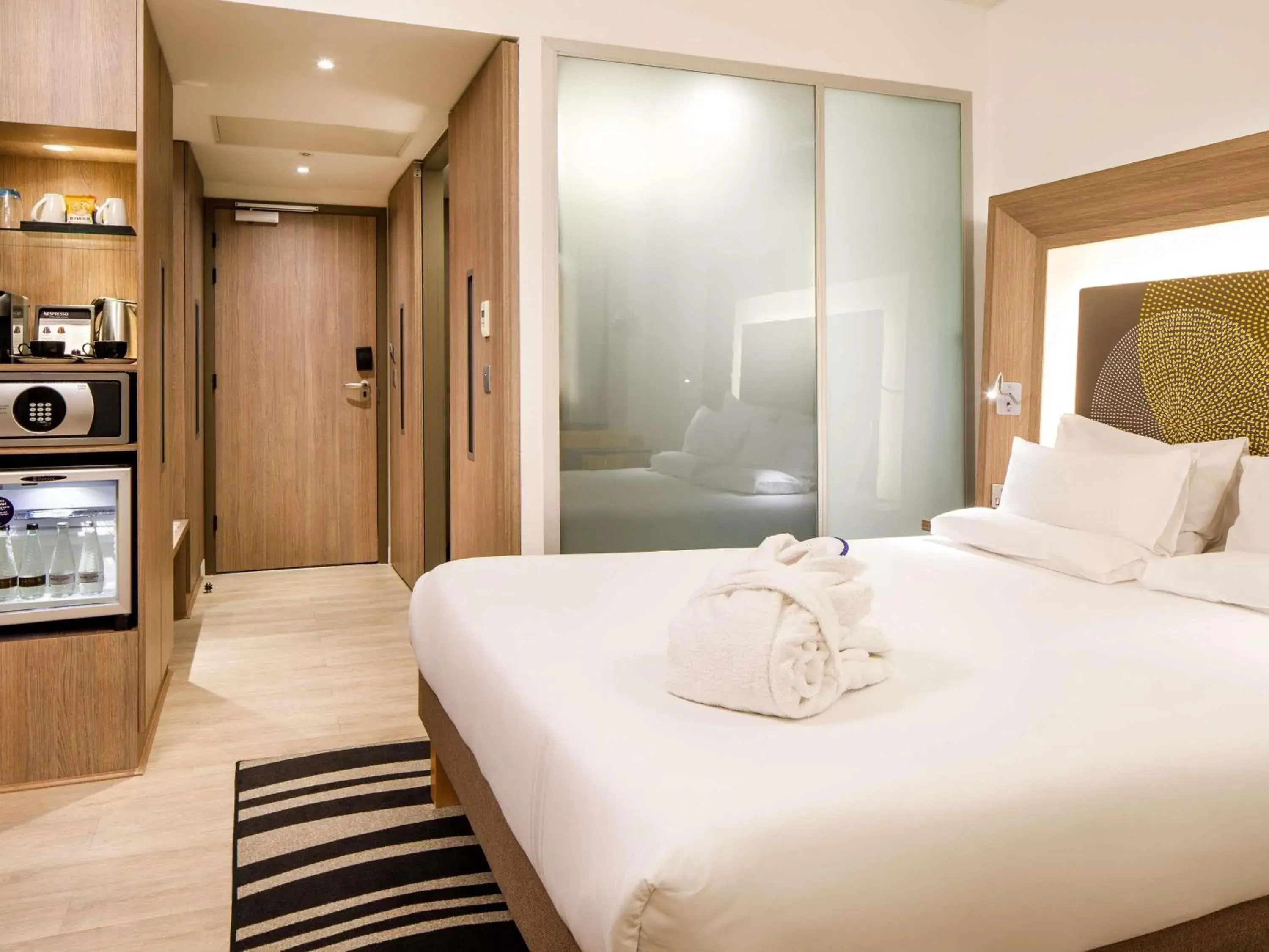 Executive Room with 1 Queen bed in Novotel London Blackfriars Executive Room with 1 Queen bed in Novotel London Blackfriars