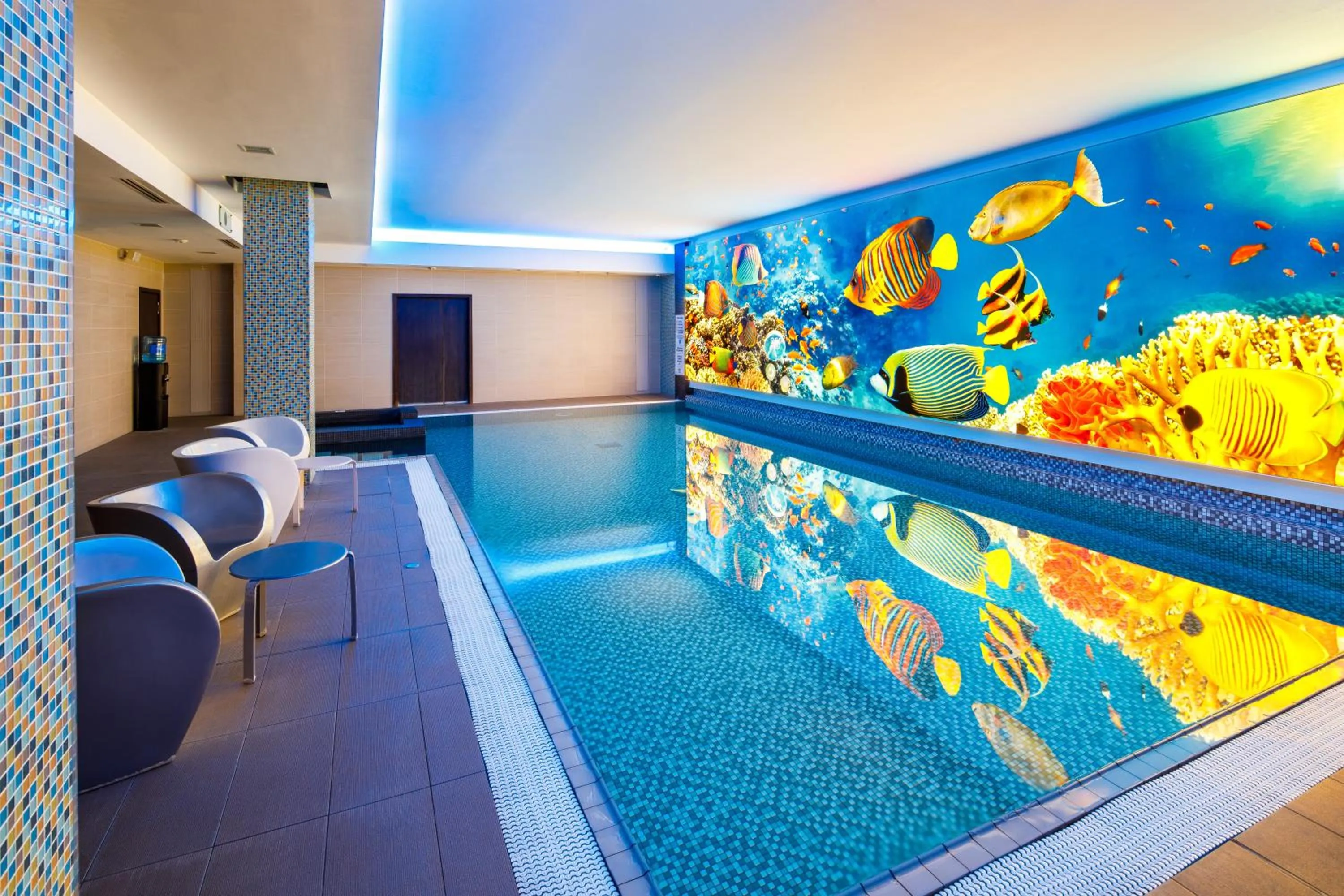 Swimming pool in Novotel London Blackfriars