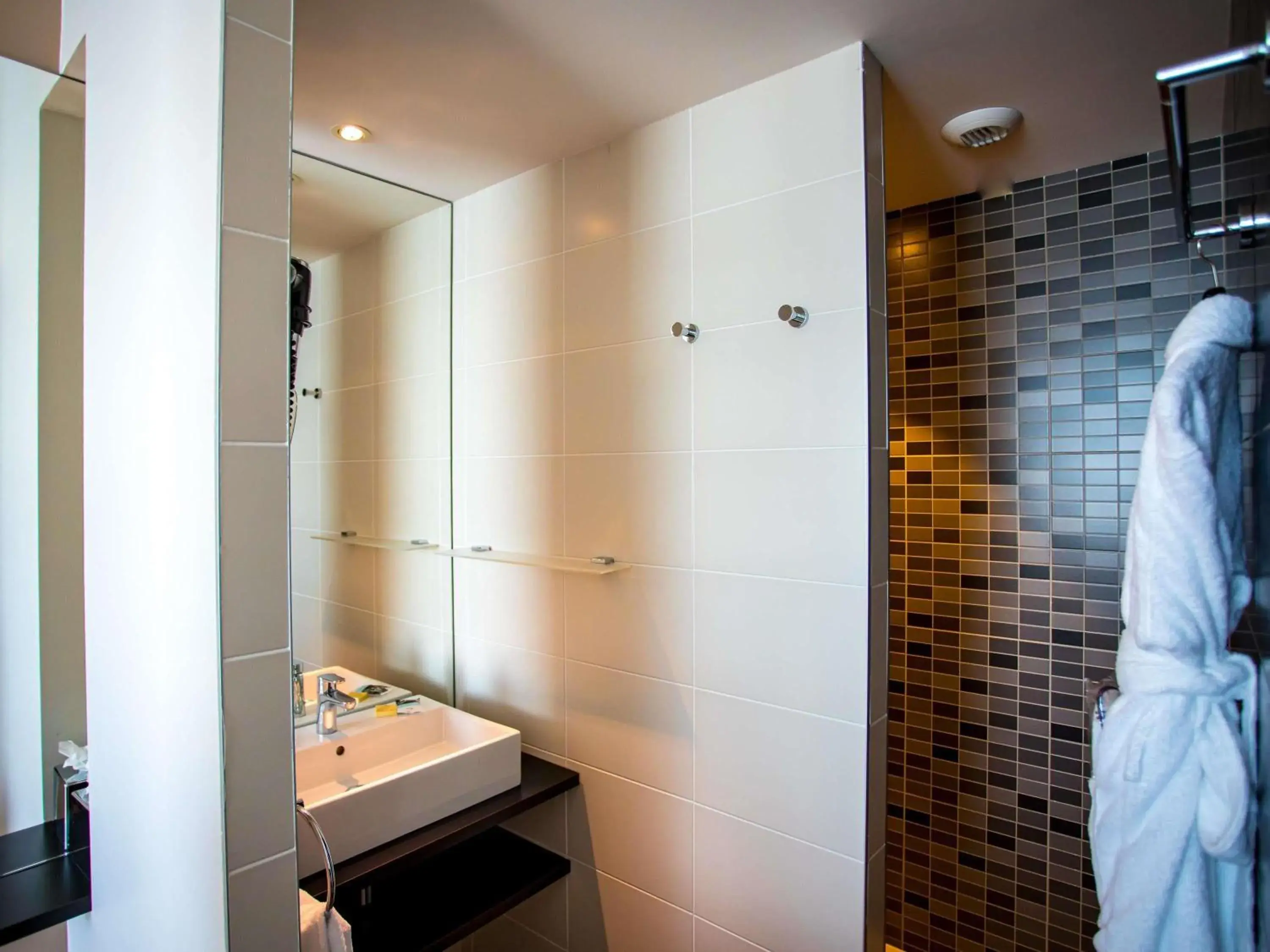 Bedroom in Mercure Villefranche-sur-Saône Bedroom in Mercure Villefranche-sur-Saône