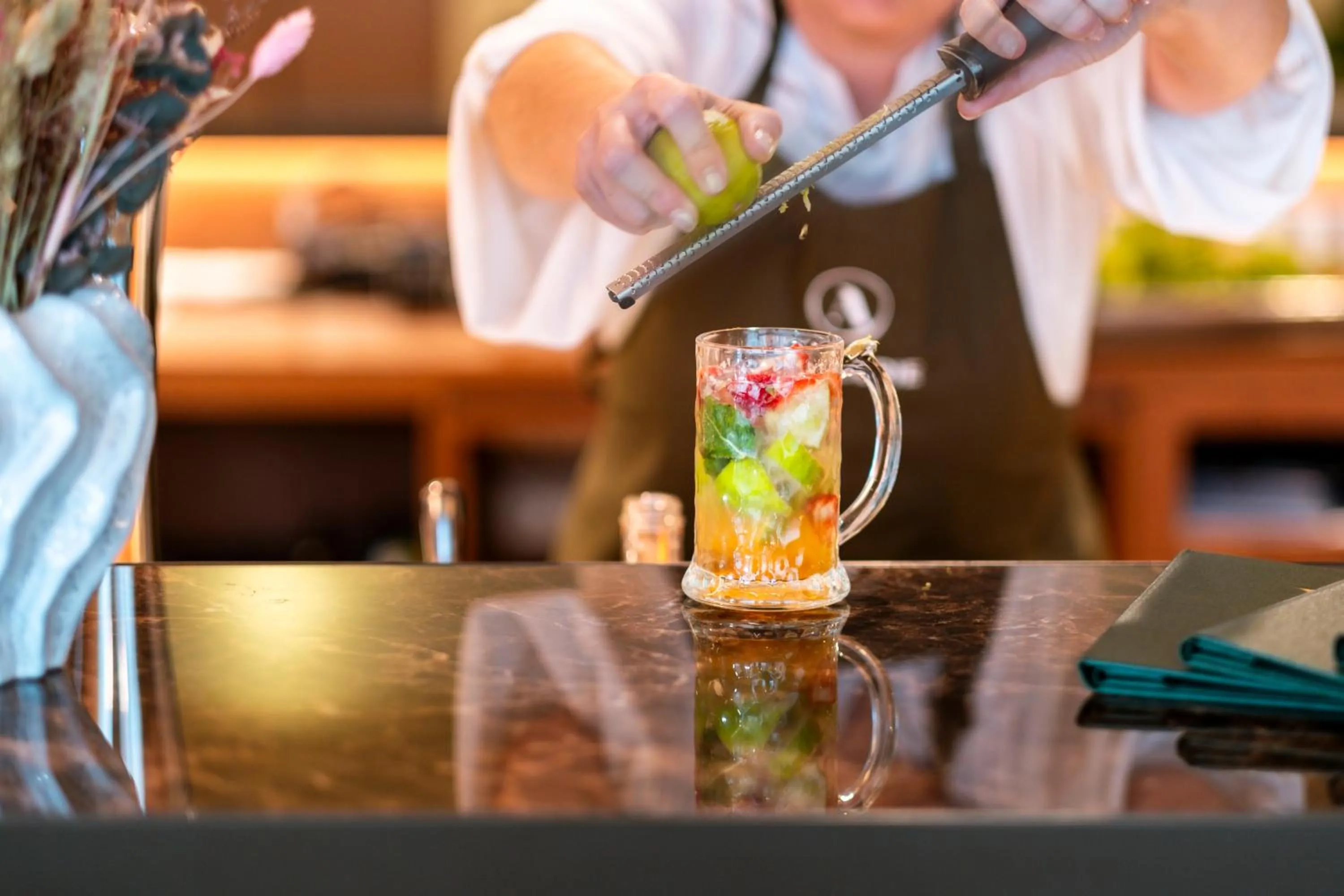 Lounge or bar in Mercure Villefranche-sur-Saône