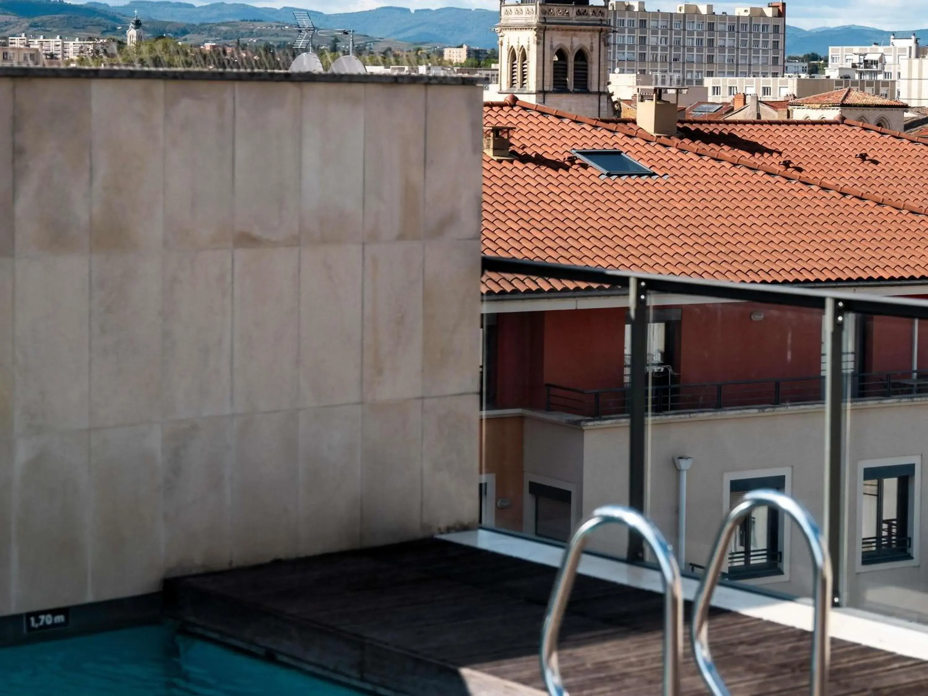 Pool view in Mercure Villefranche-sur-Saône Pool view in Mercure Villefranche-sur-Saône