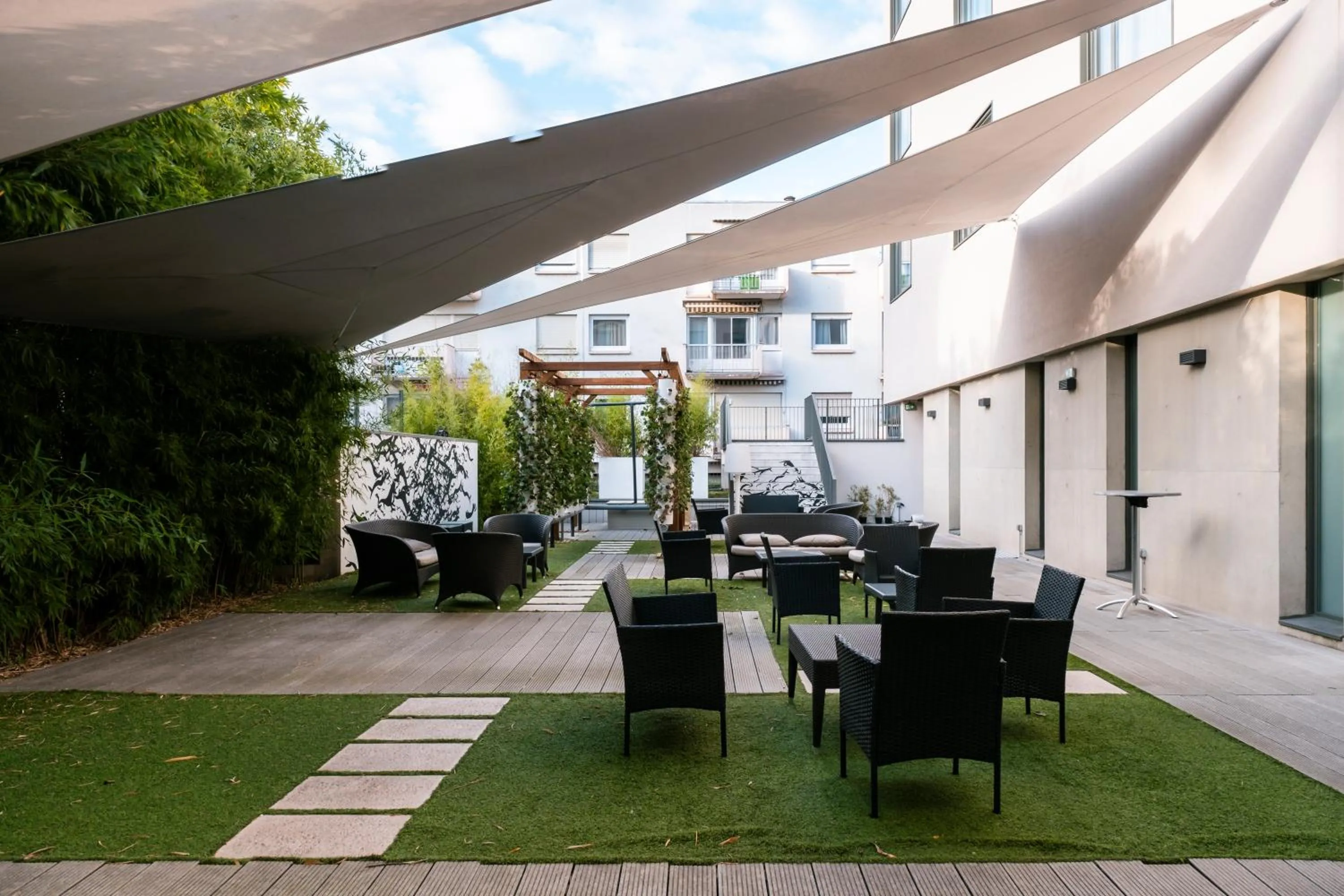 Patio in Mercure Villefranche-sur-Saône