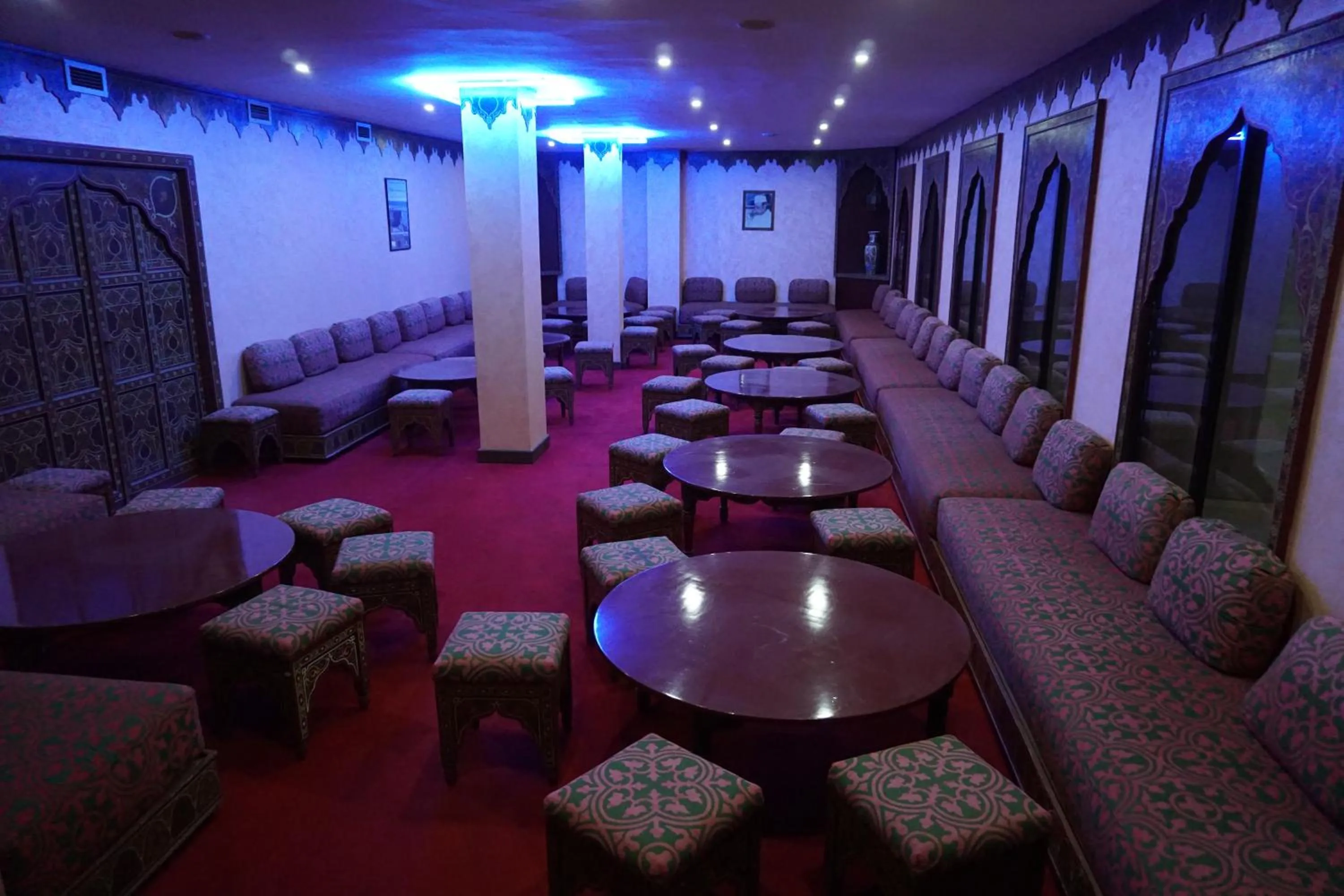 Restaurant/places to eat in Hotel Zelis