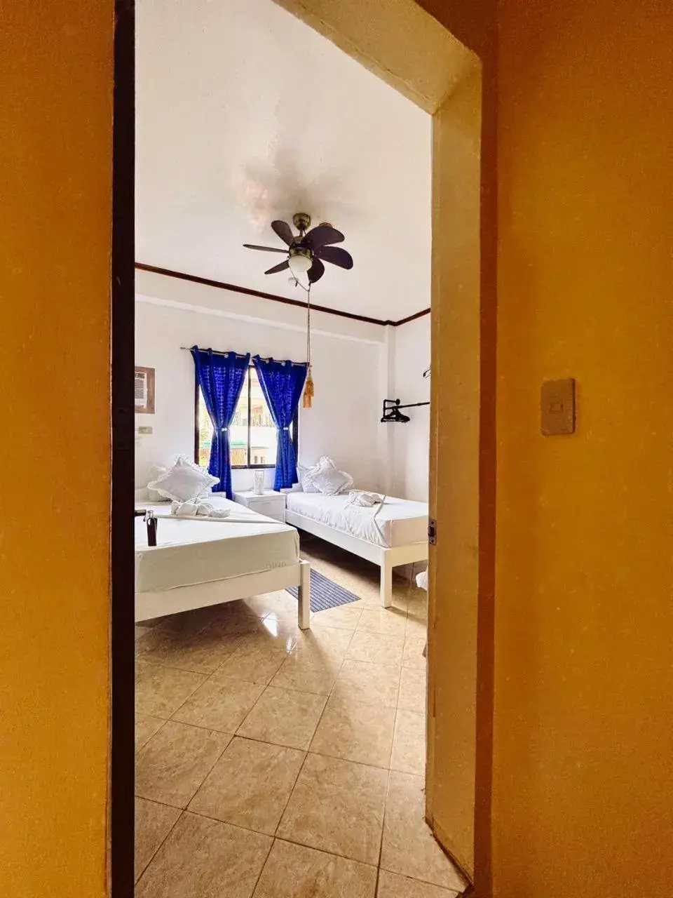 Standard Twin Room - single occupancy in Ocean Breeze Inn Standard Twin Room - single occupancy in Ocean Breeze Inn