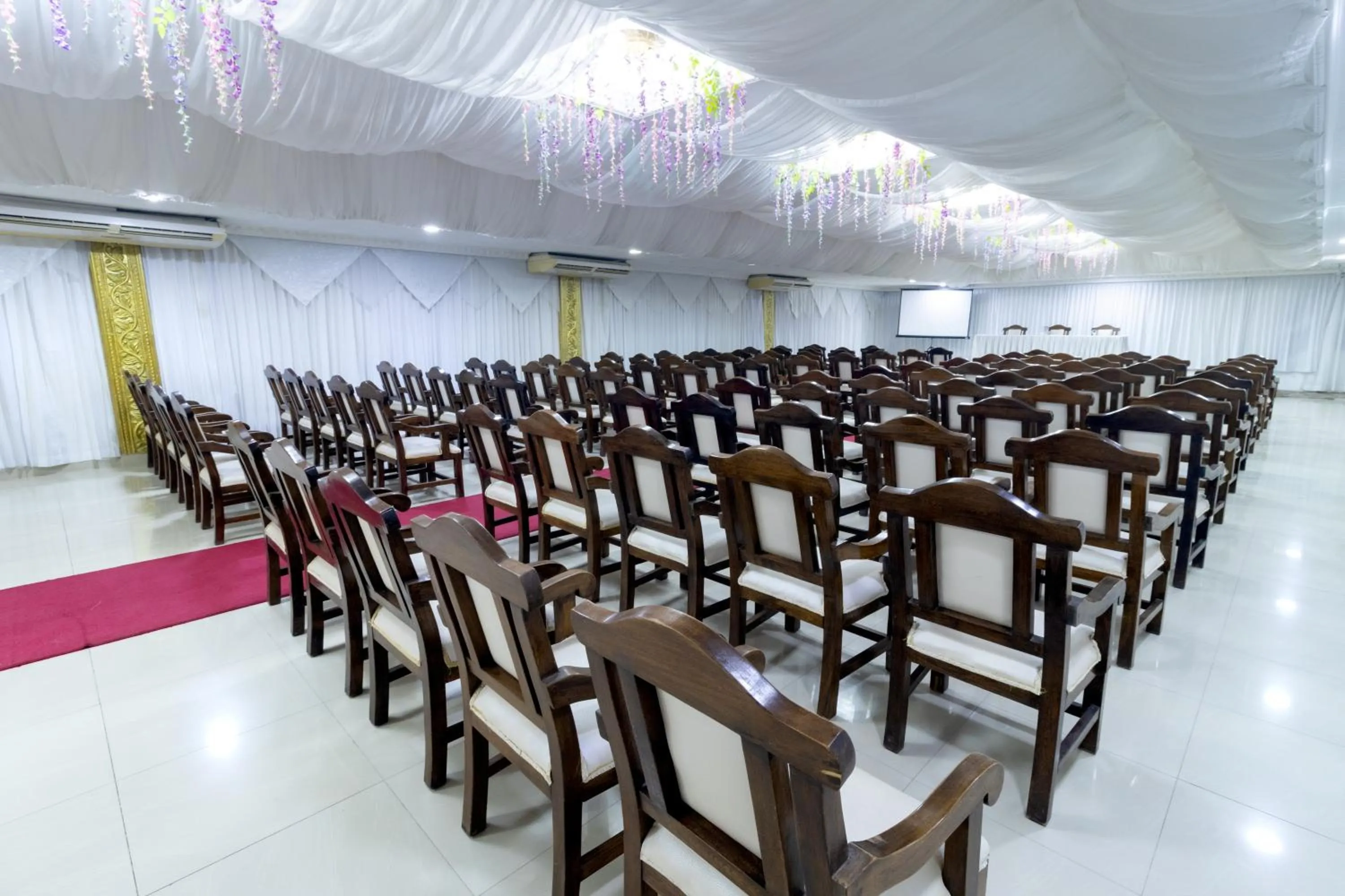 Meeting/conference room in Hotel Playa Salguero By GEH Suites