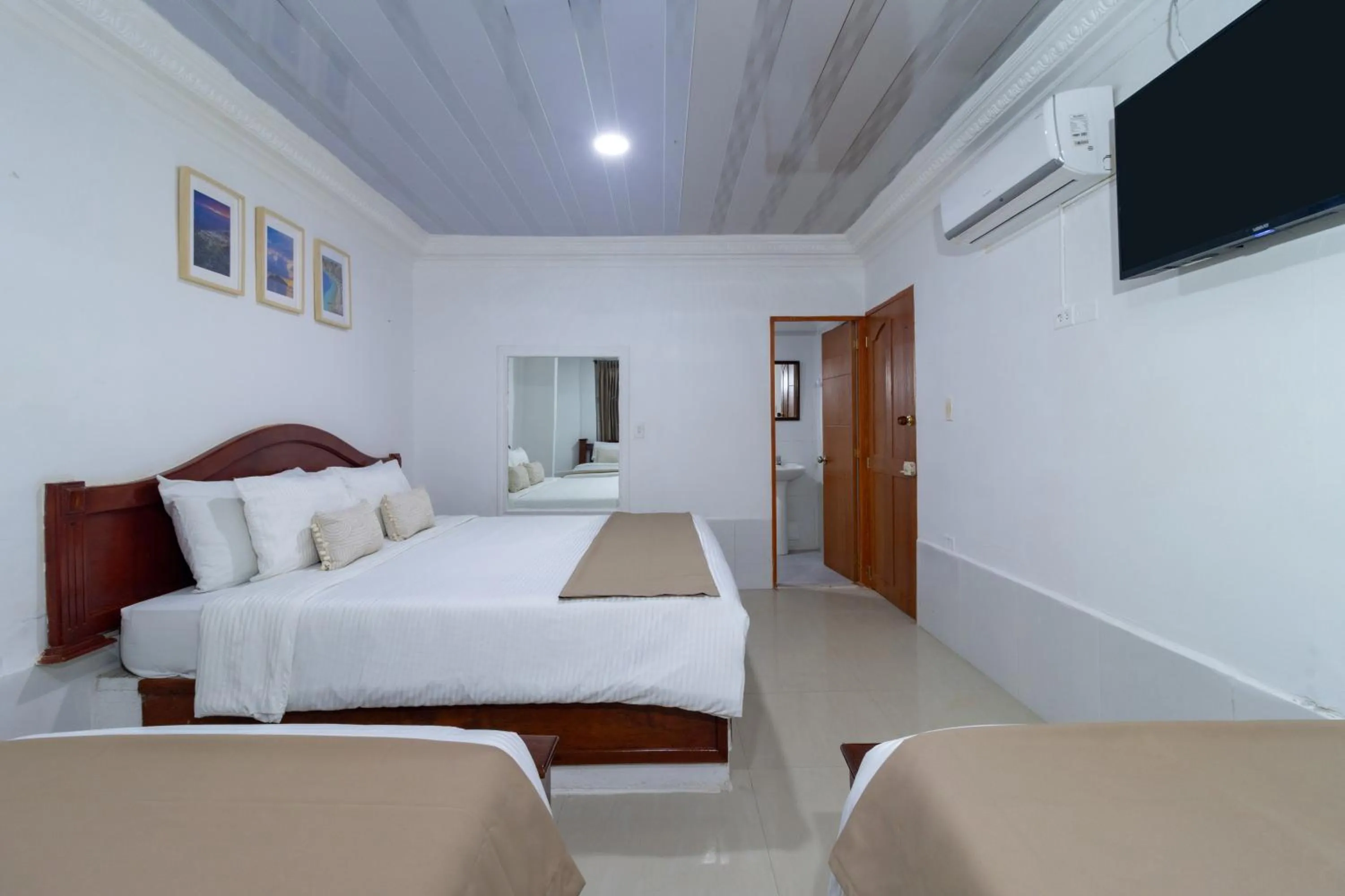 Bedroom, Bed in Hotel Playa Salguero By GEH Suites