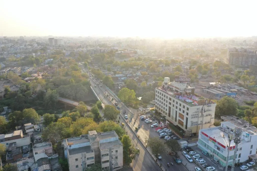 SilverCloud Hotel and Banquets