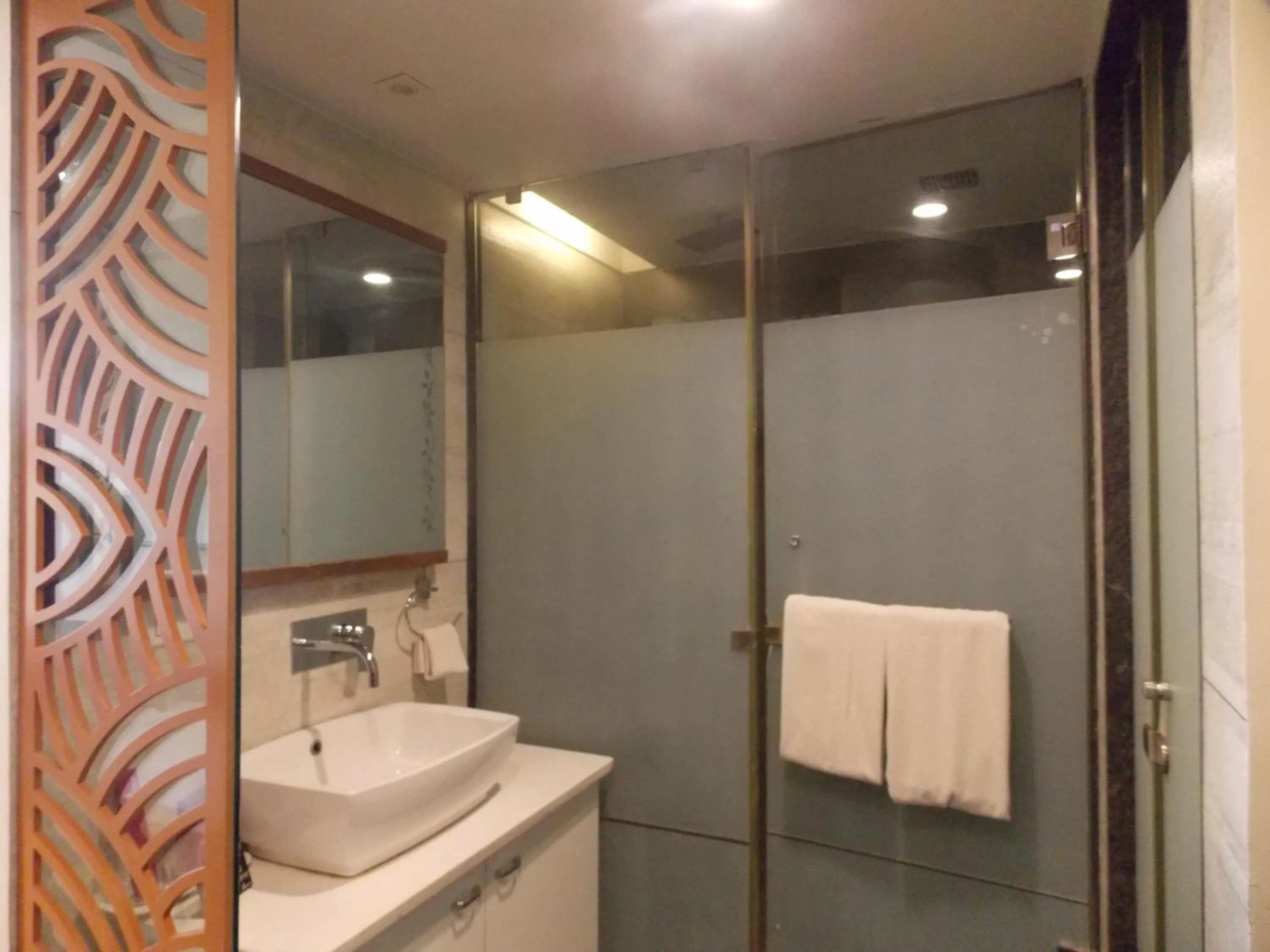 Bathroom in SilverCloud Hotel and Banquets