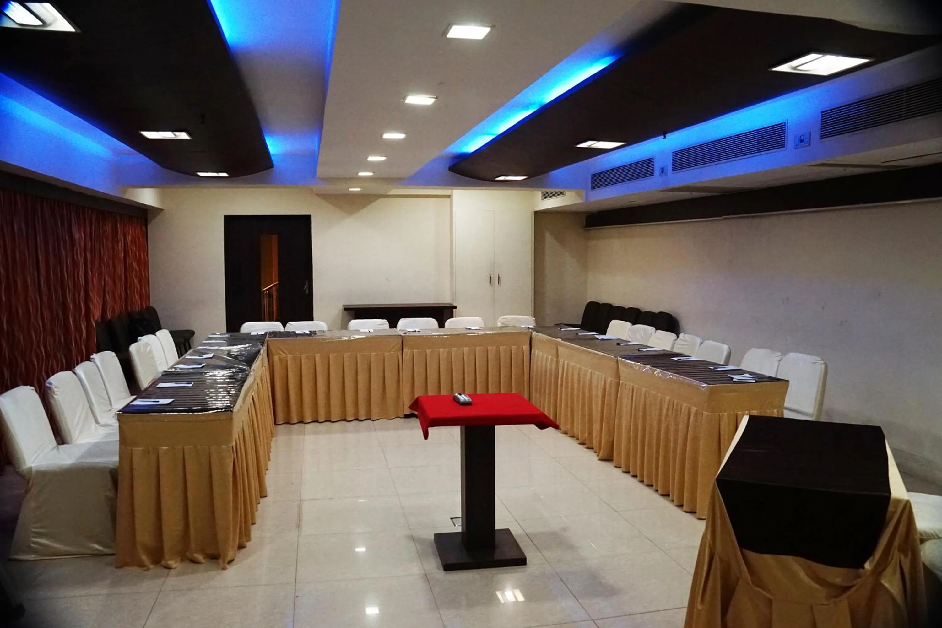Banquet/Function facilities in SilverCloud Hotel and Banquets