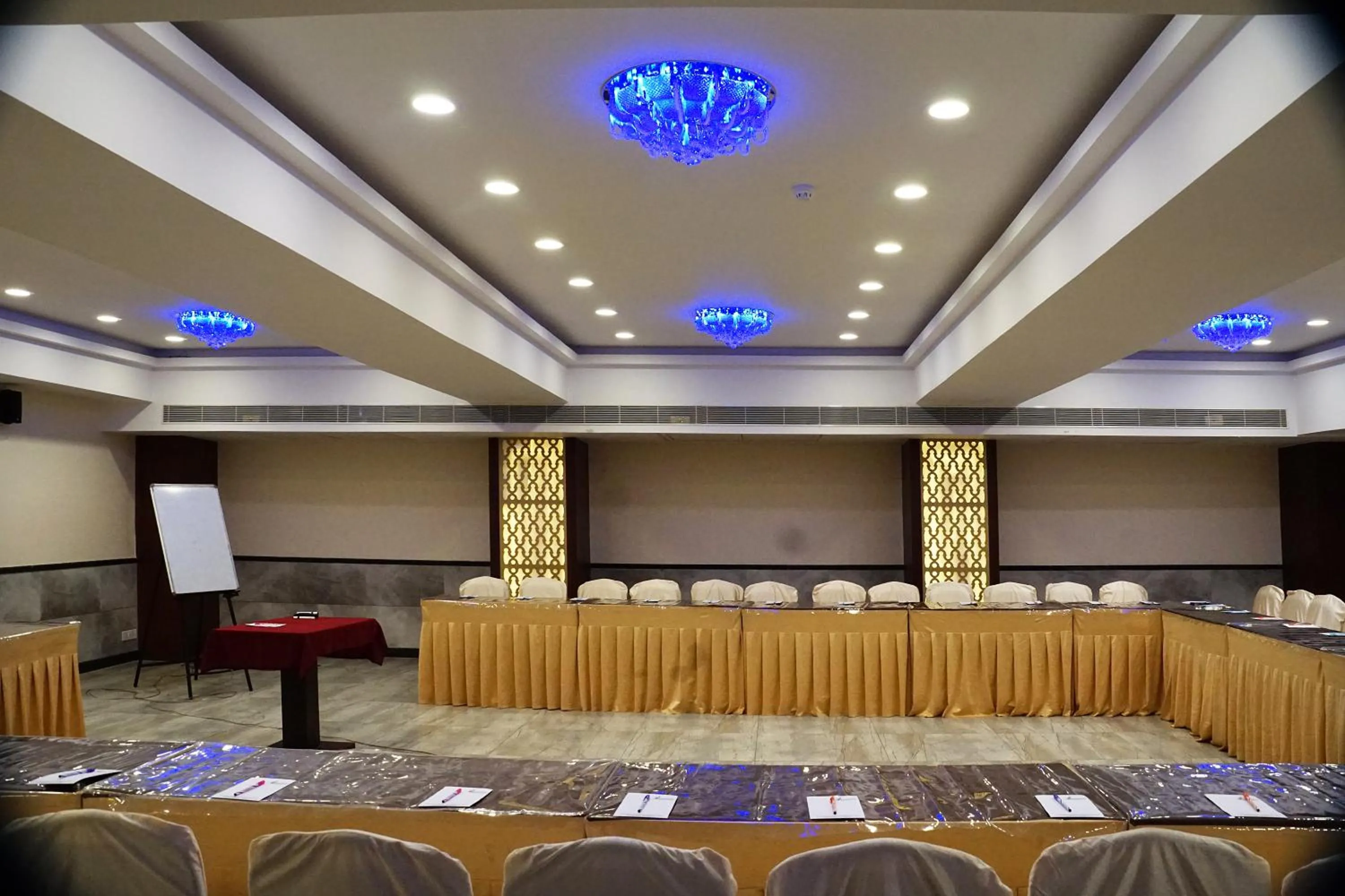 Business facilities in SilverCloud Hotel and Banquets