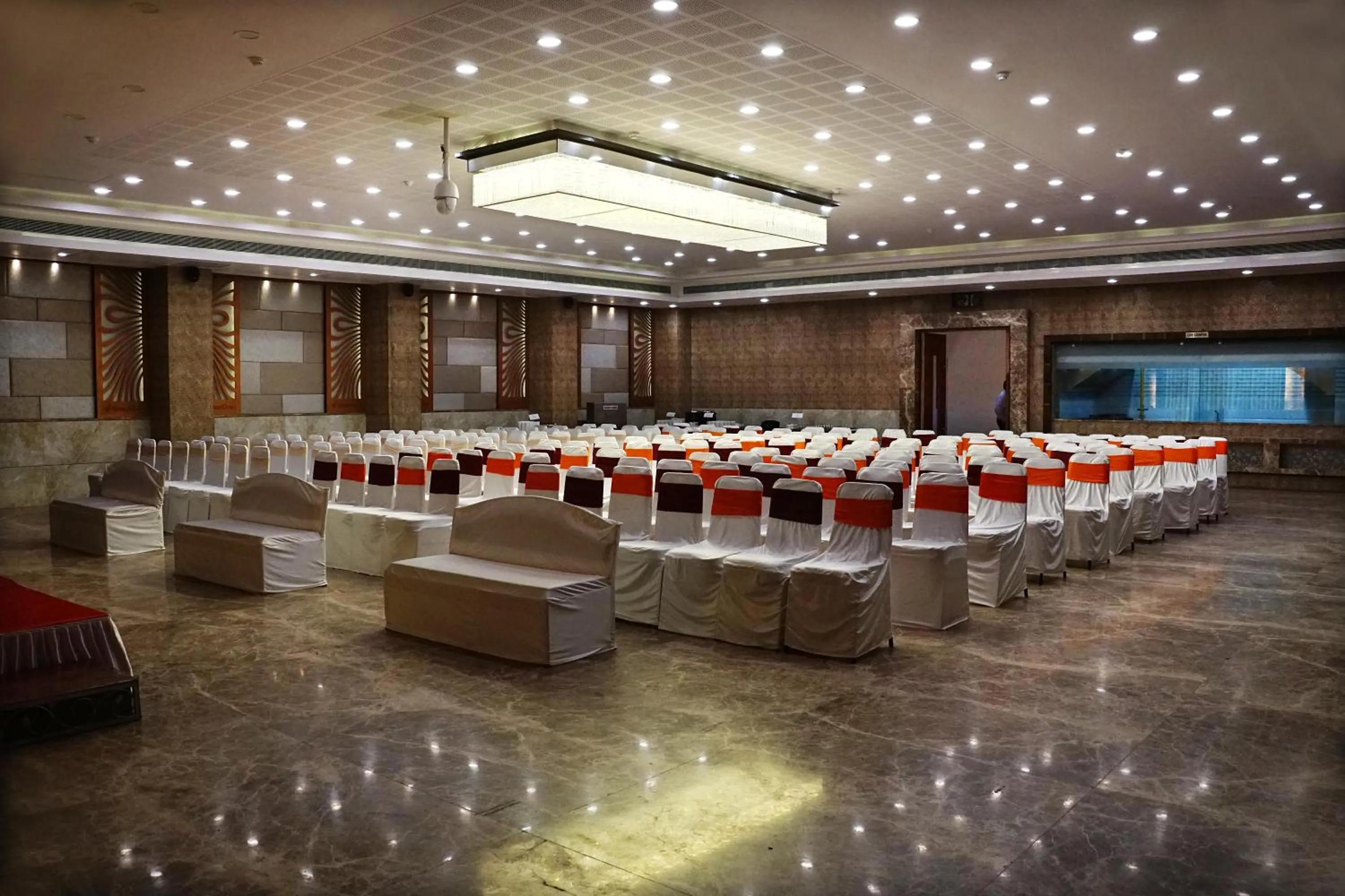 Business facilities in SilverCloud Hotel and Banquets