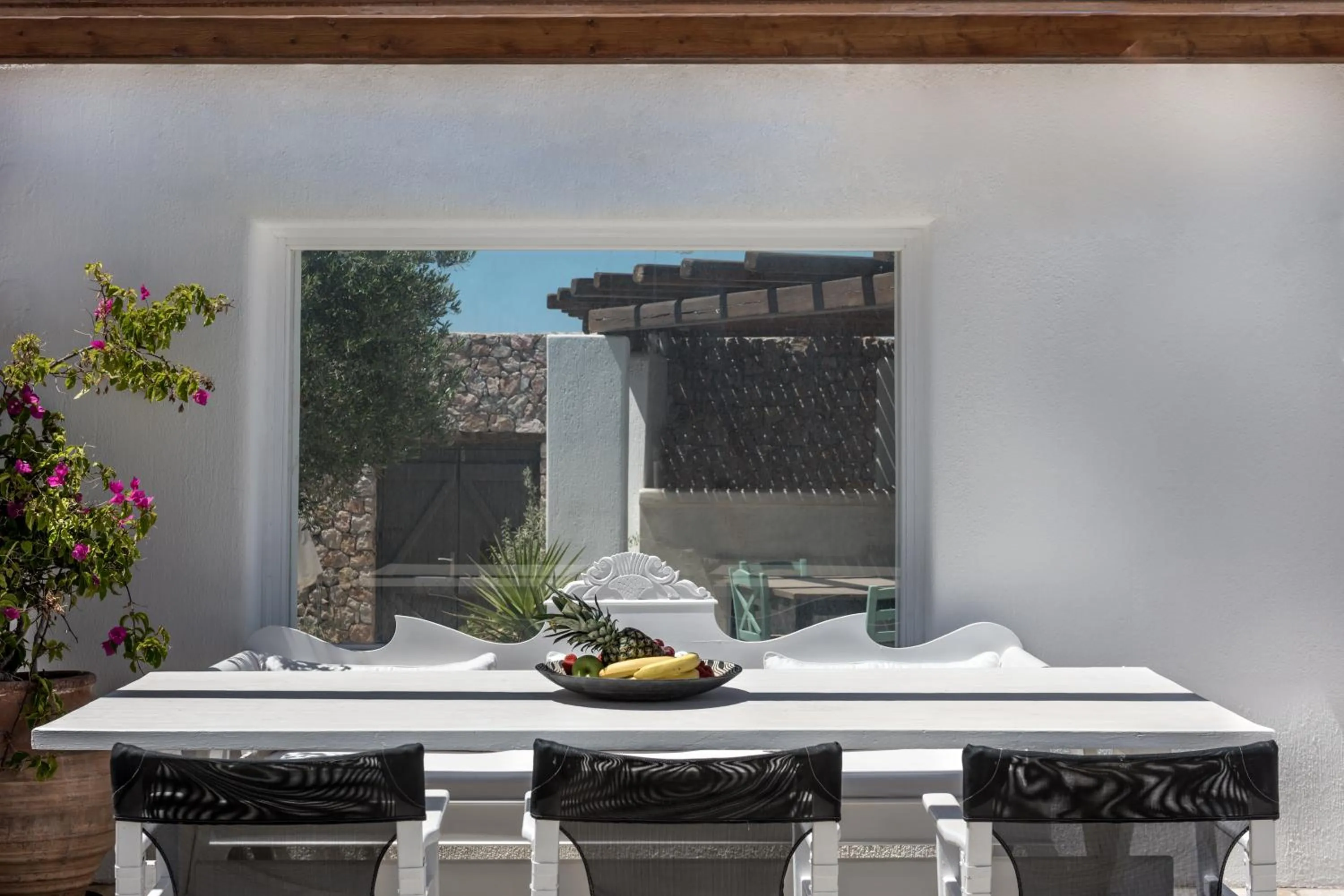 Dining area in Anema Boutique Hotel & Villas Santorini