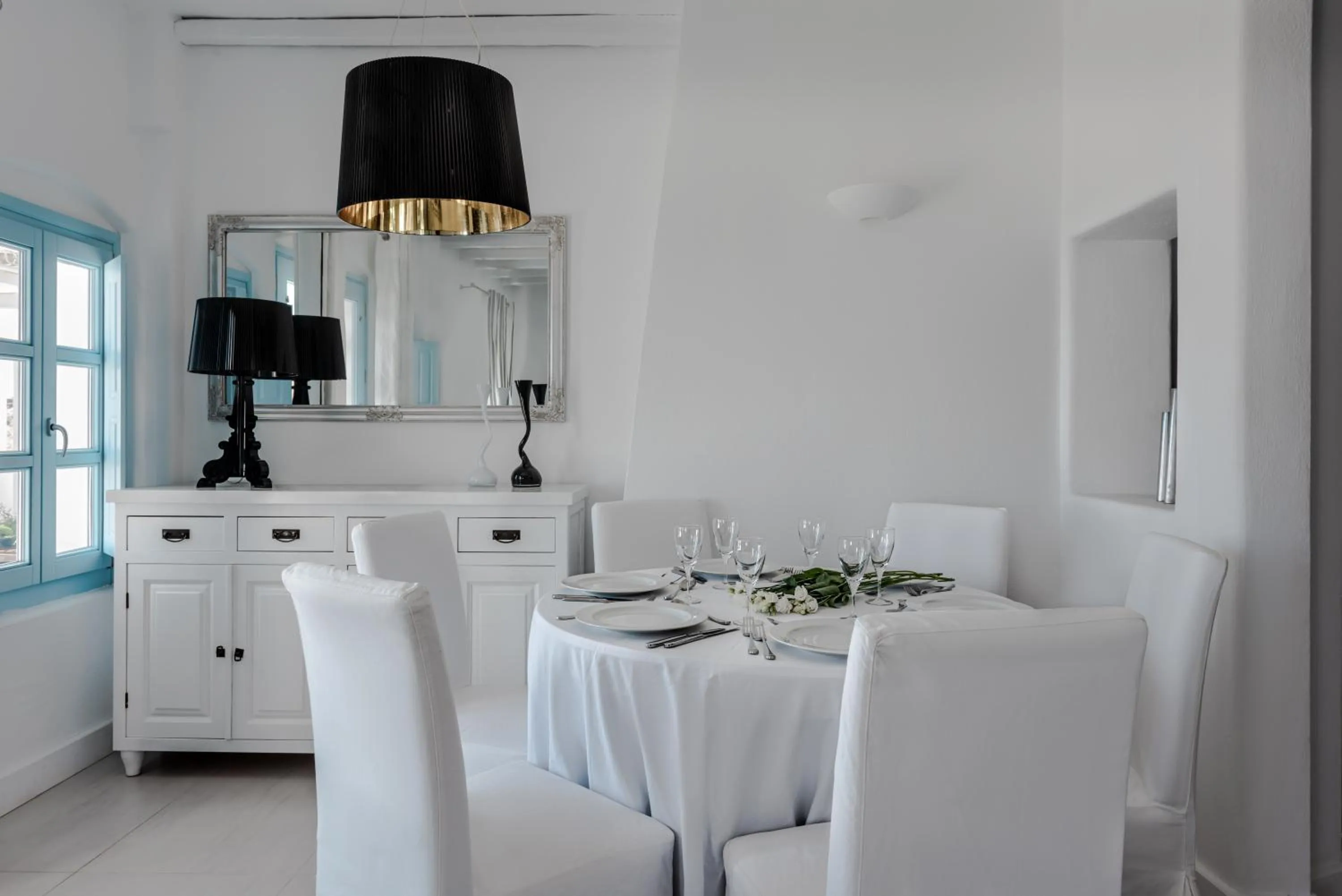 Dining area in Anema Boutique Hotel & Villas Santorini