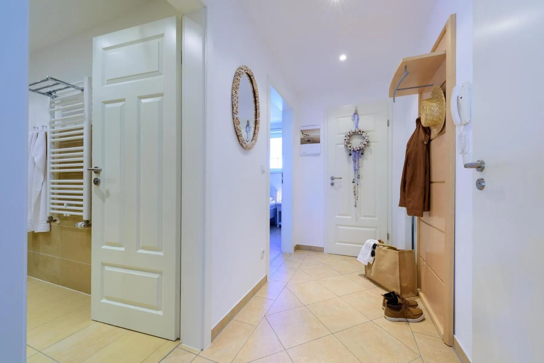 Photo of the whole room in Arielle Nr 6 - für die schönste Zeit des Jahres -