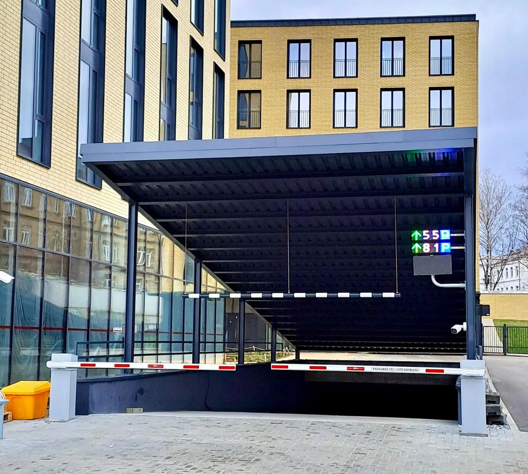 Property building in J14A I Rooms & Apartments AUTOMATED SELF CHECK-IN