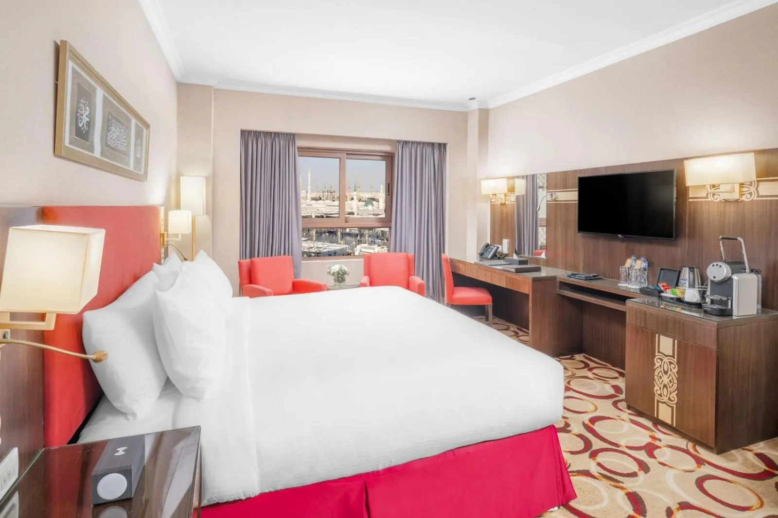 Bedroom, Bed in Taiba Madinah Hotel