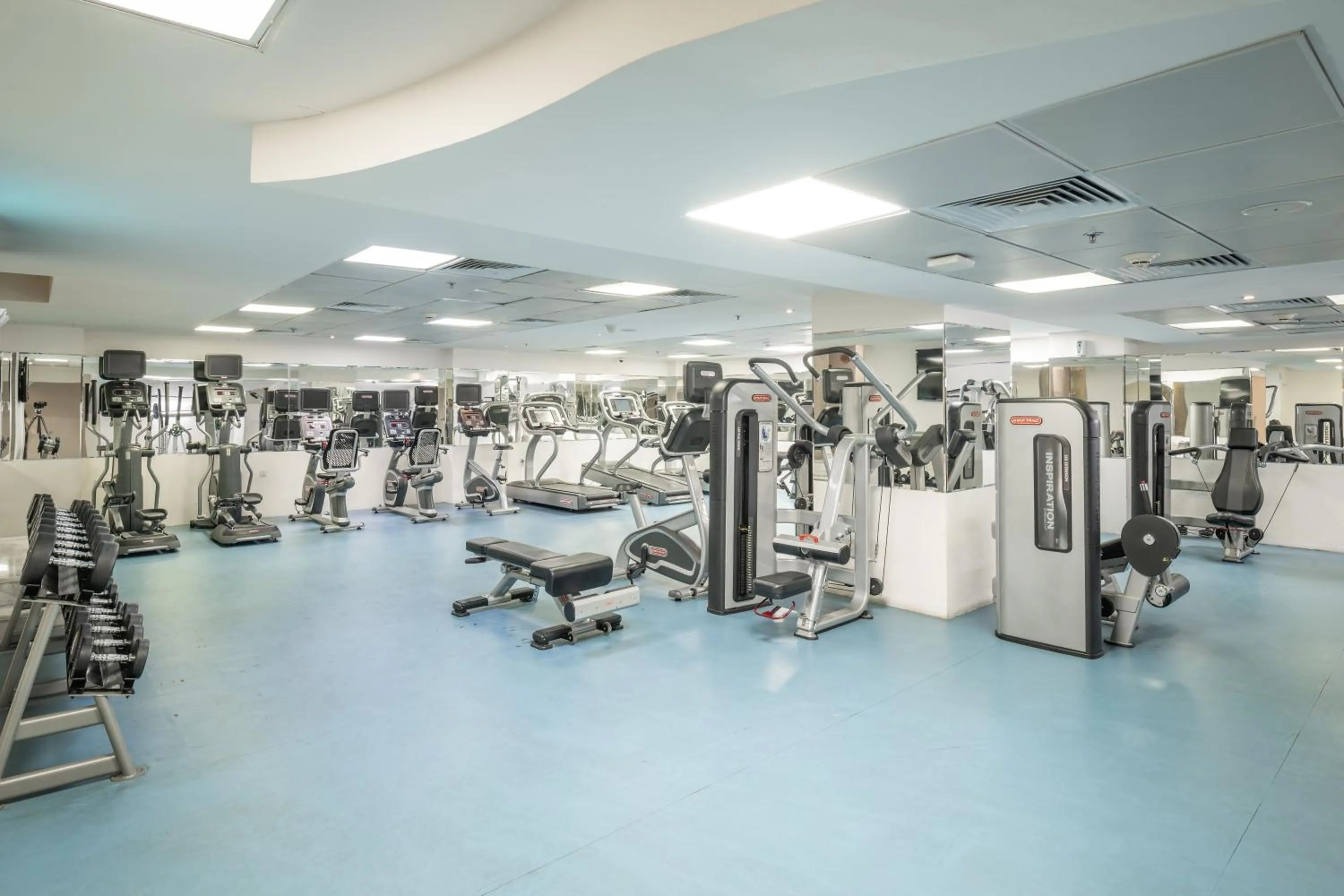 Fitness centre/facilities in Taiba Madinah Hotel