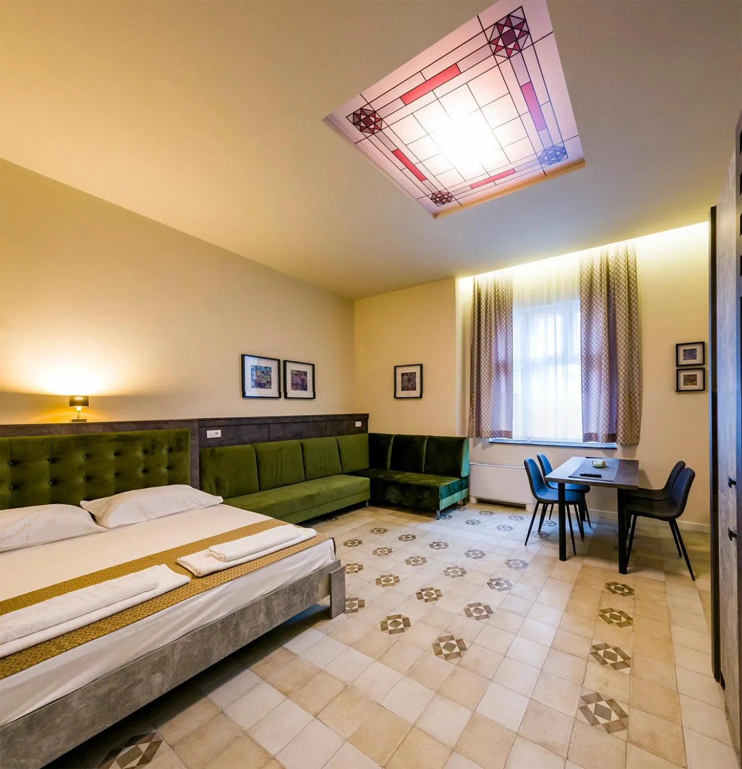 Bed in Lux Villa Old Town