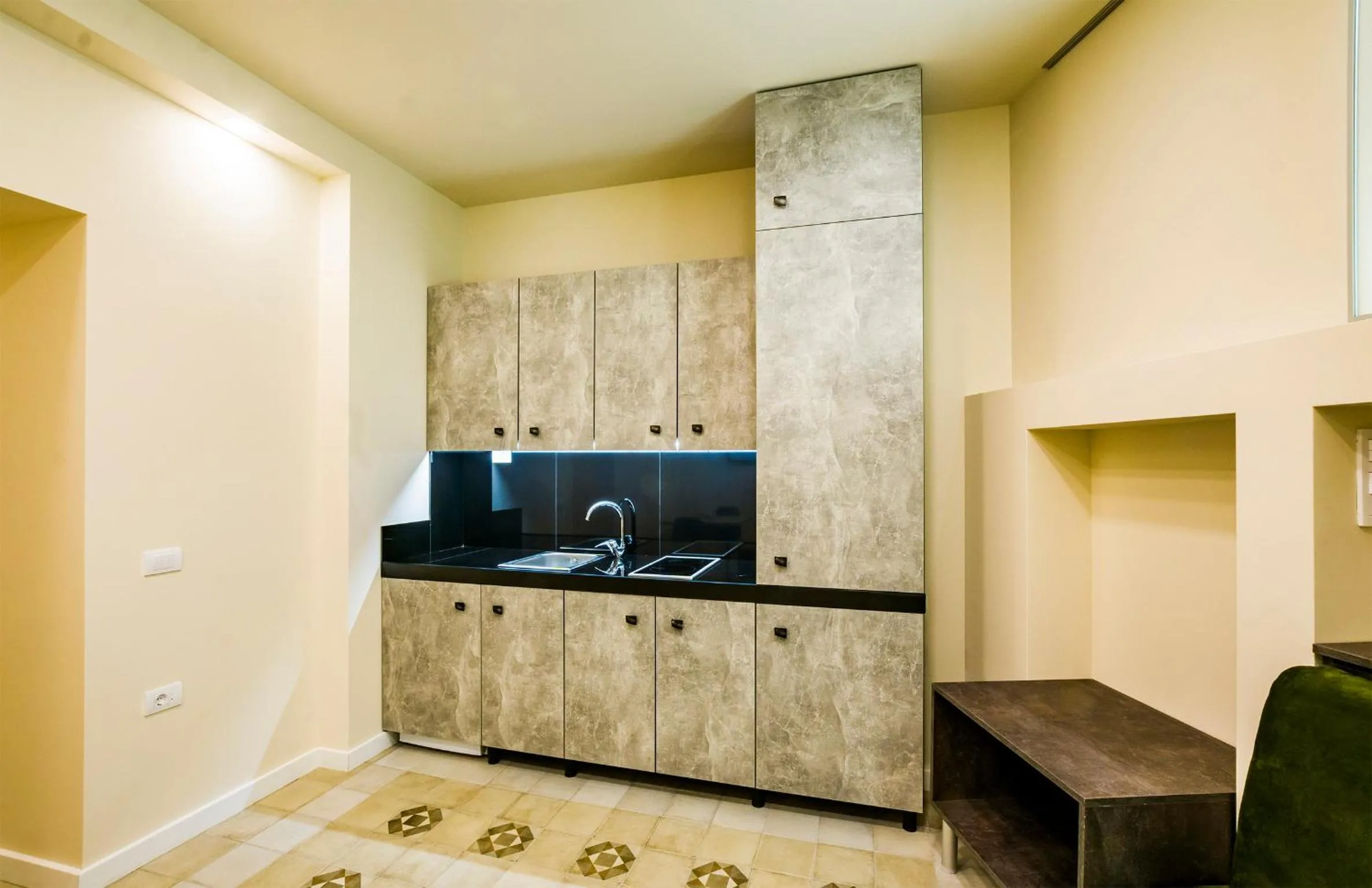 Kitchen or kitchenette in Lux Villa Old Town