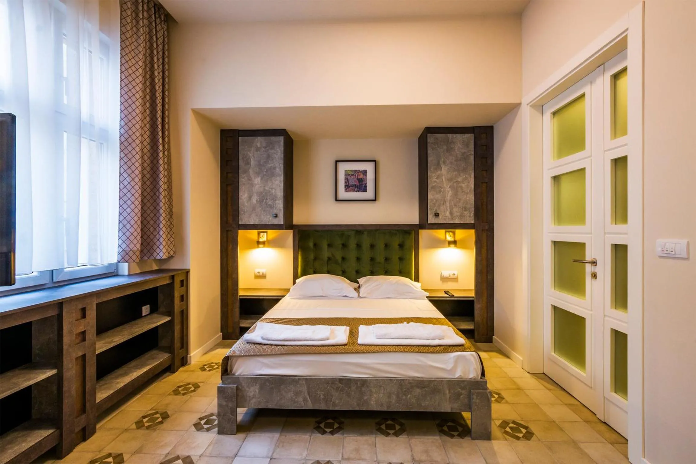 Photo of the whole room, Bed in Lux Villa Old Town