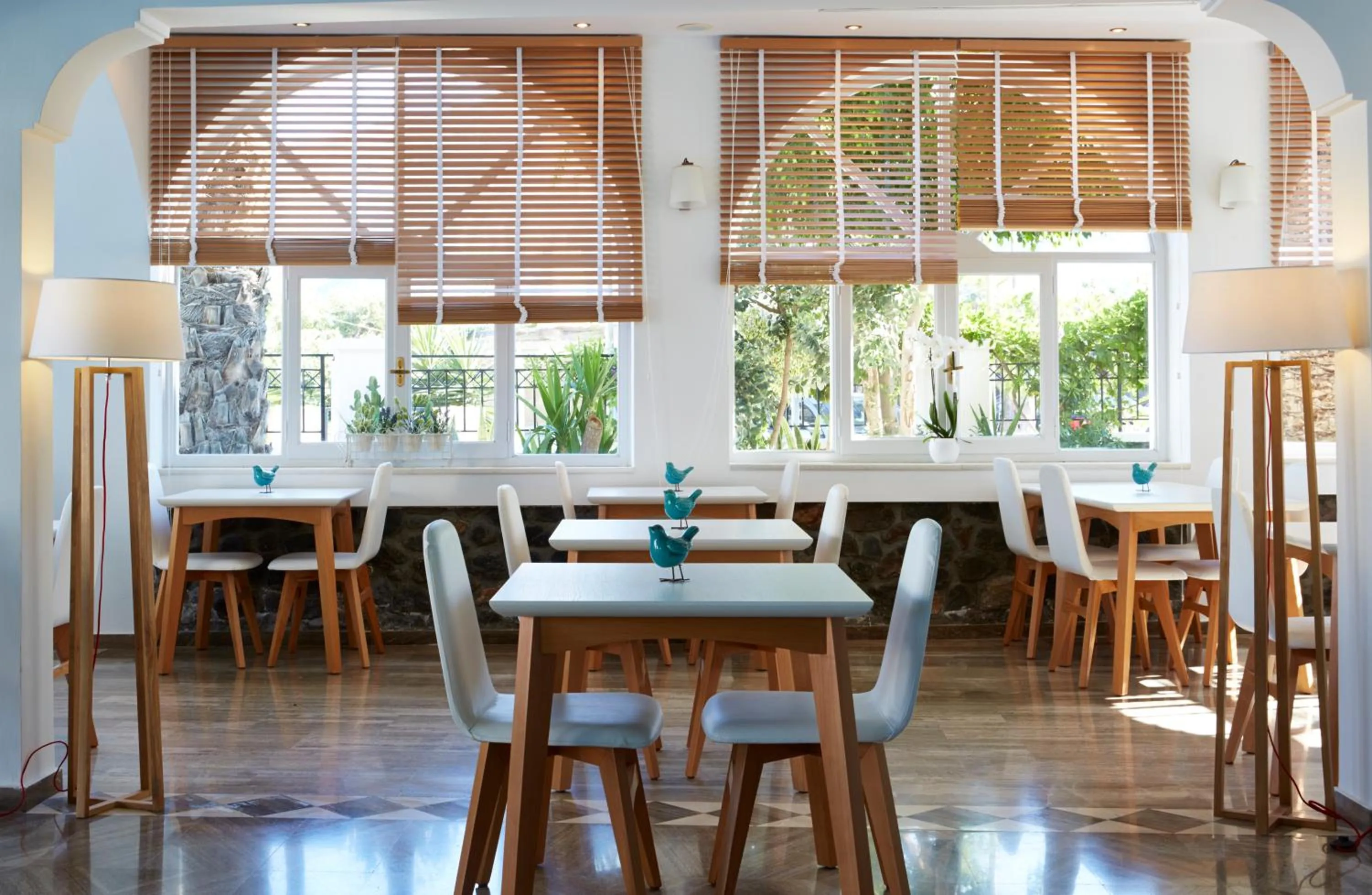 Restaurant/places to eat in Hermes Hotel