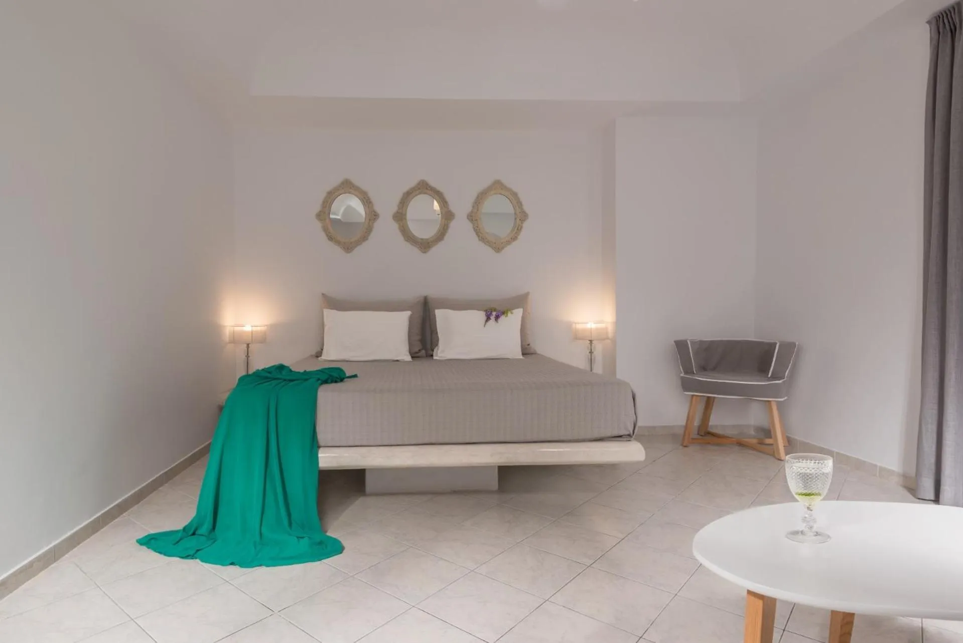 Bedroom, Bed in Hermes Hotel