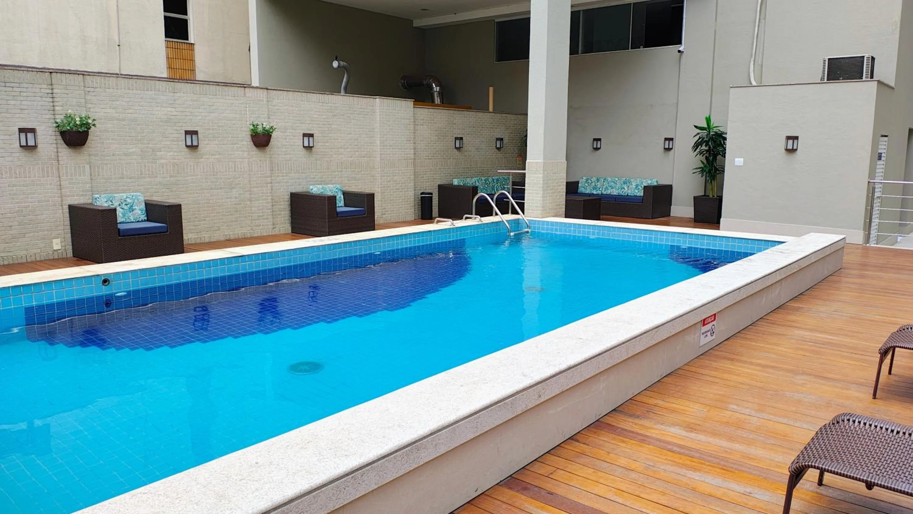 Swimming pool in Alameda Vitória Hotel
