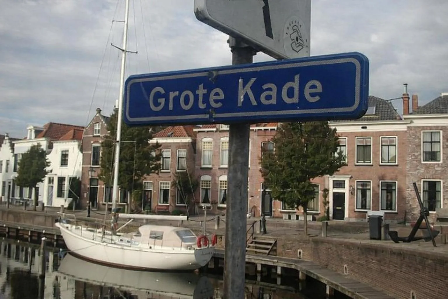 Street view in Hotel De Grote Kade - Boutique Heritage Hotel in het historische hart van Goes