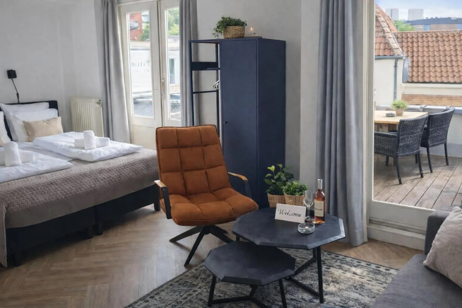 Bed in Hotel De Grote Kade - Boutique Heritage Hotel in het historische hart van Goes