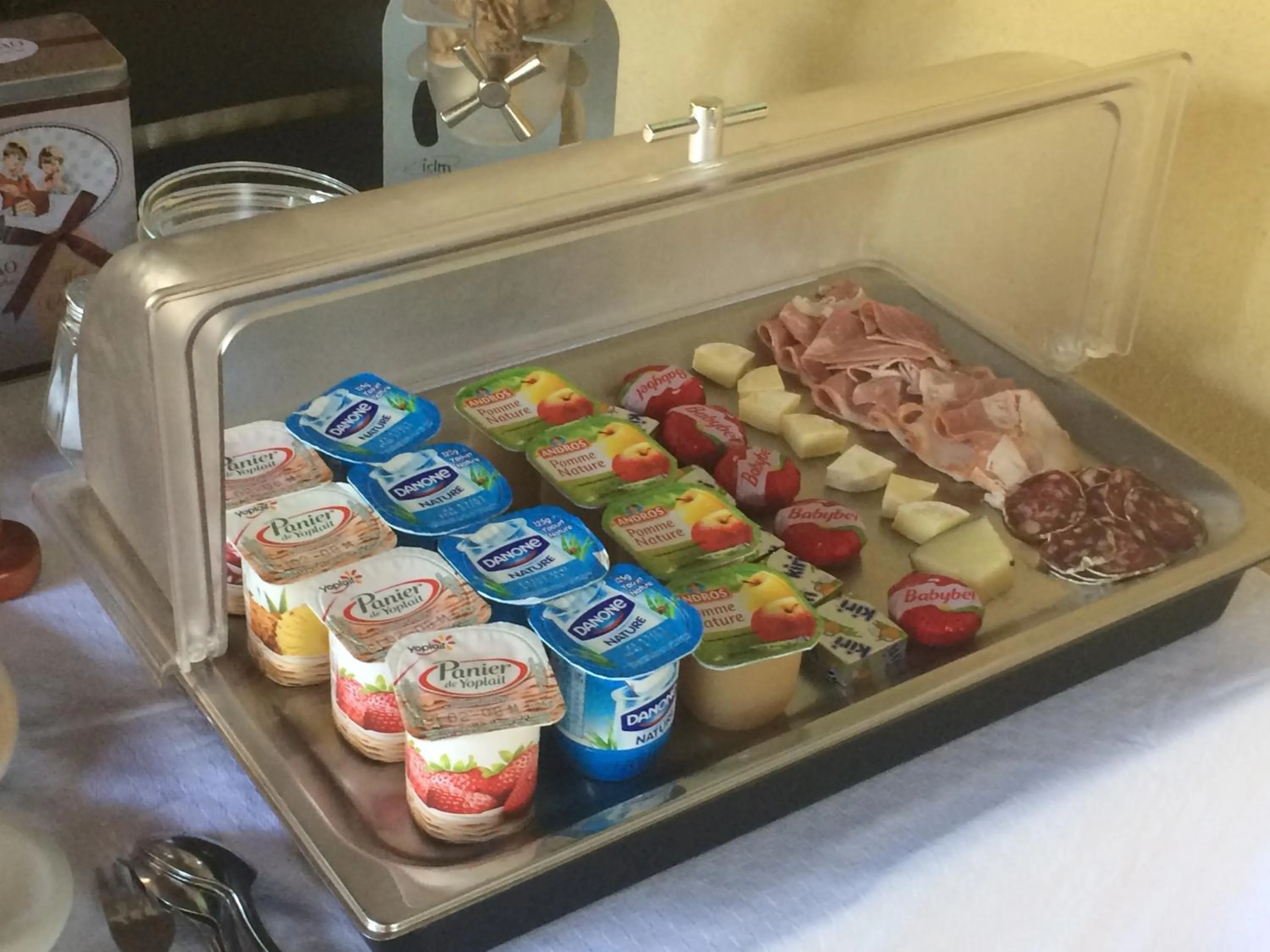 Buffet breakfast in Logis Hotel Restaurant Le Flamant Rose camargue