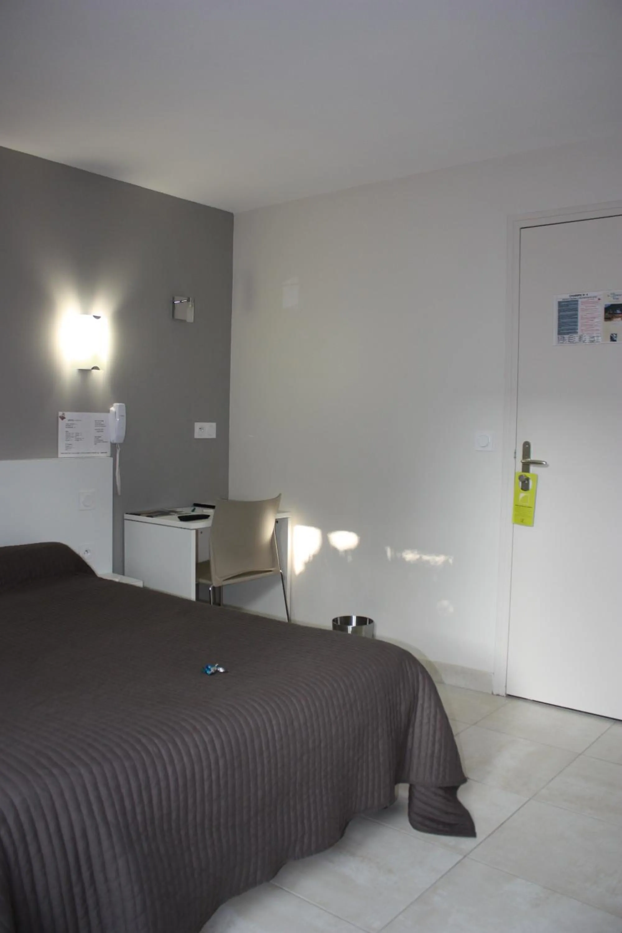 Day, Bed in Logis Hotel Restaurant Le Flamant Rose camargue