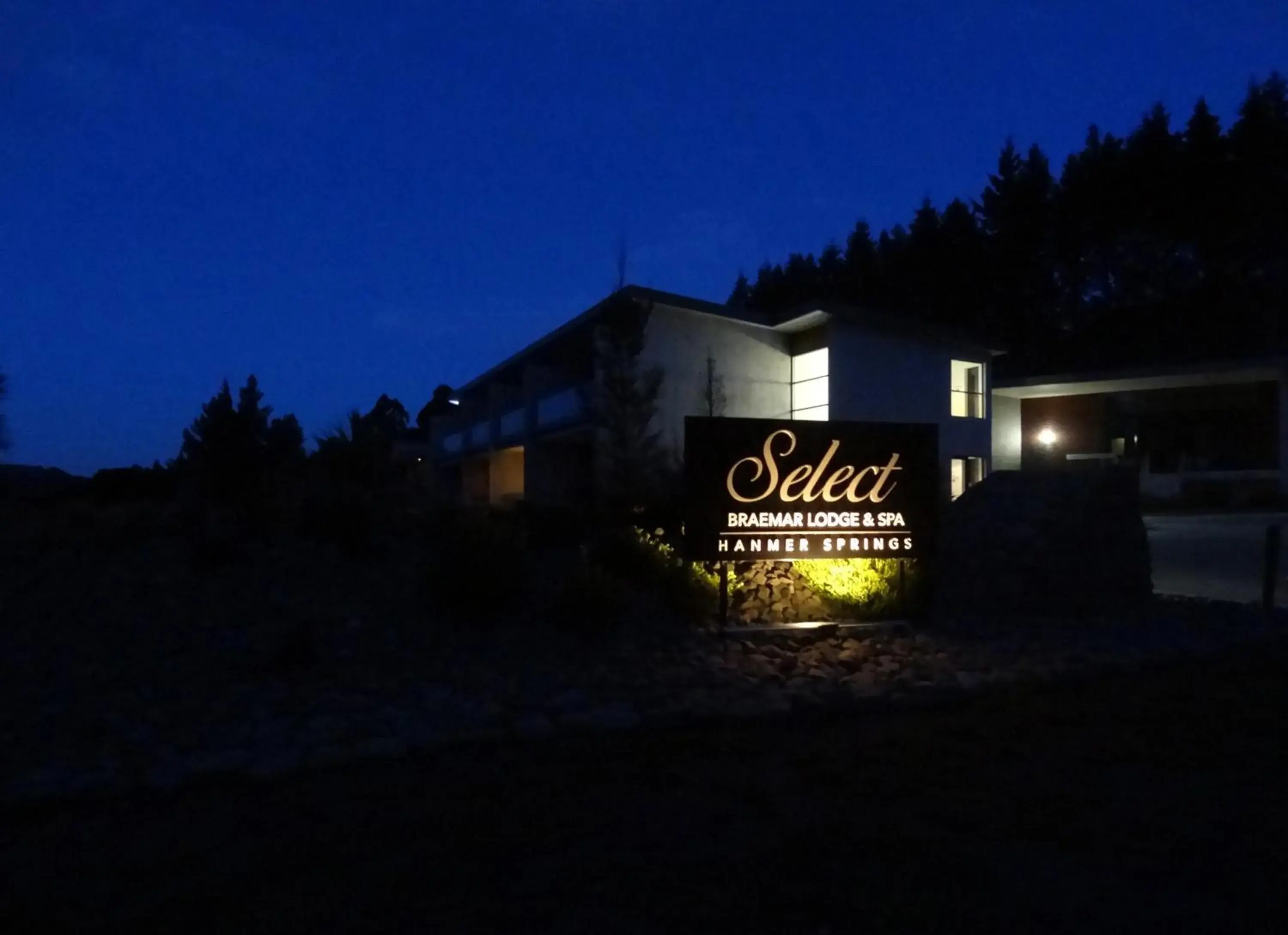 Facade/entrance in Braemar Lodge And Spa Facade/entrance in Braemar Lodge And Spa