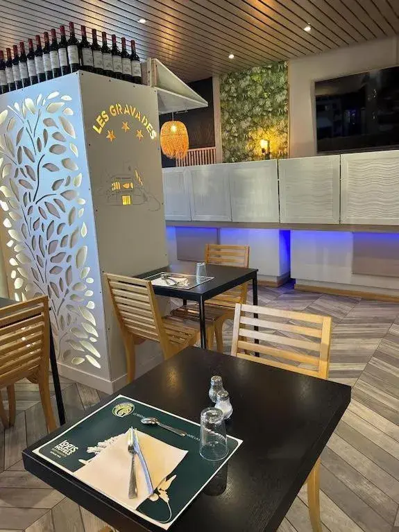Restaurant/places to eat in Logis Hotel Les Gravades Ussel Restaurant/places to eat in Logis Hotel Les Gravades Ussel