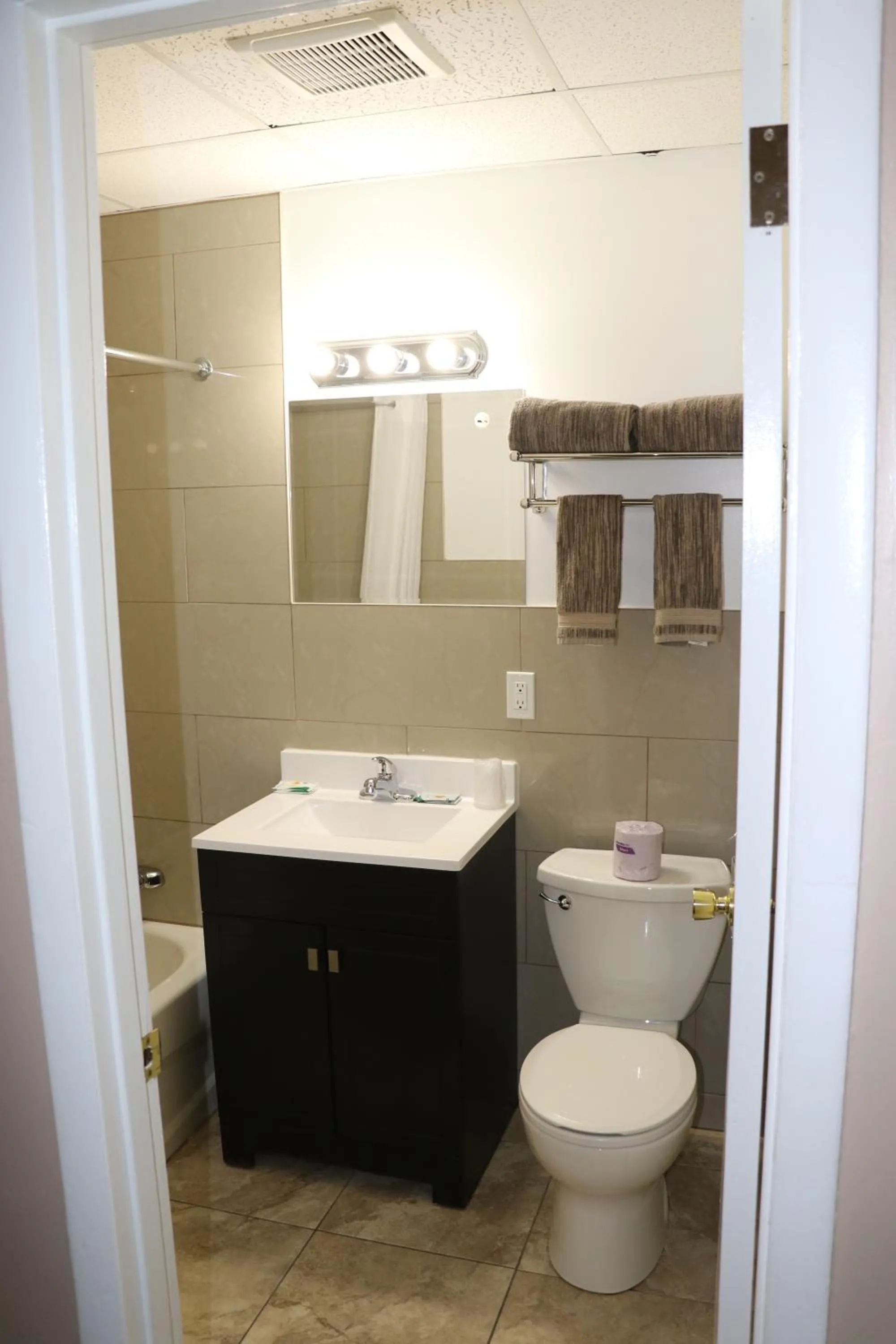 Bathroom in Nights Inn Motel