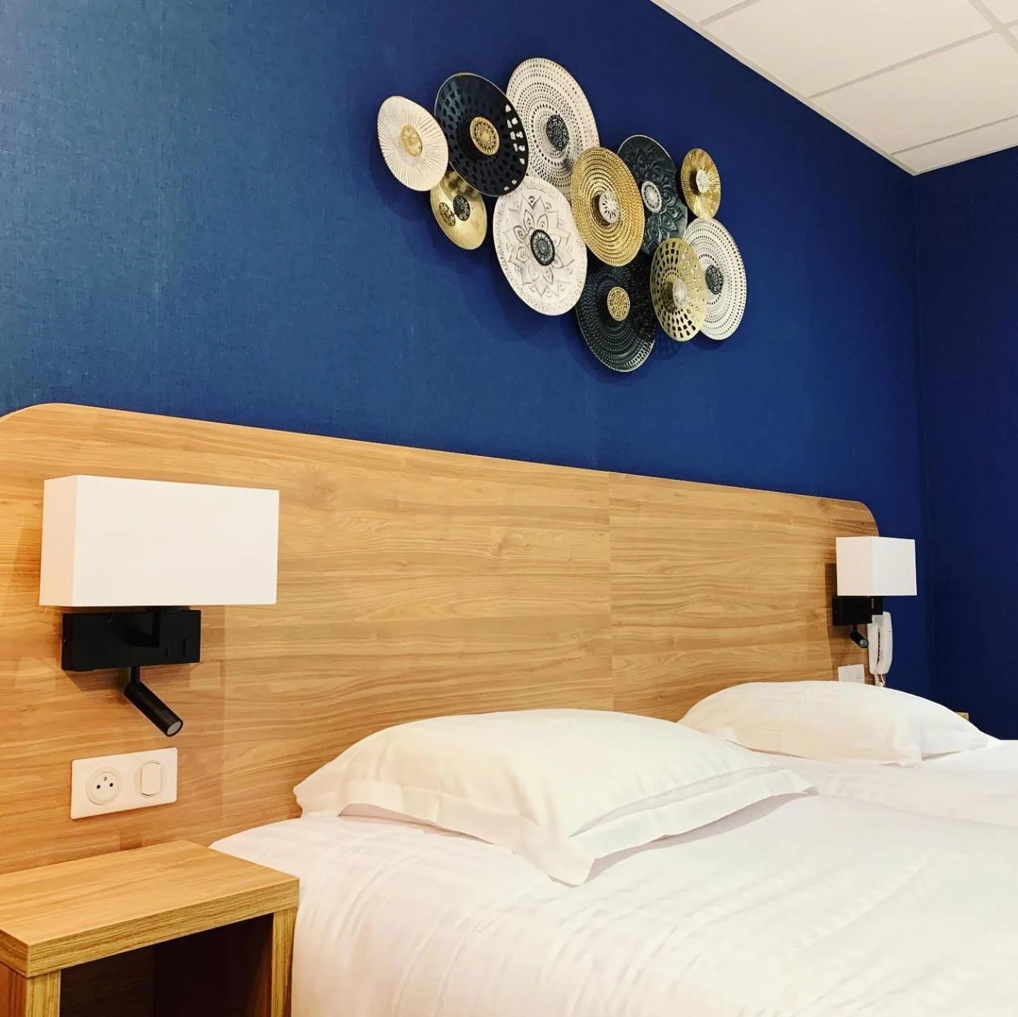 Photo of the whole room, Bed in Hôtel De La Plage