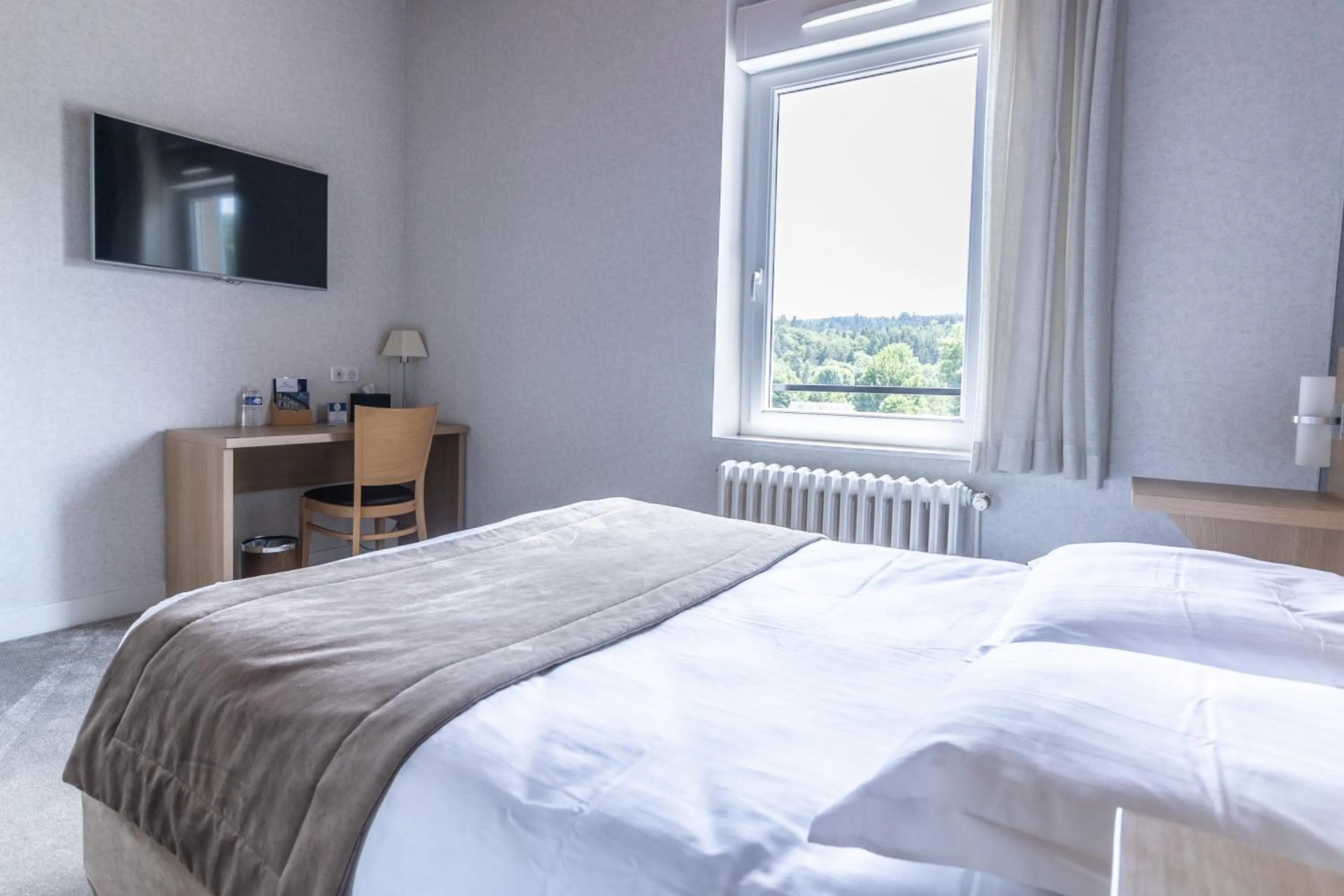 Bedroom, Bed in Hôtel De La Plage