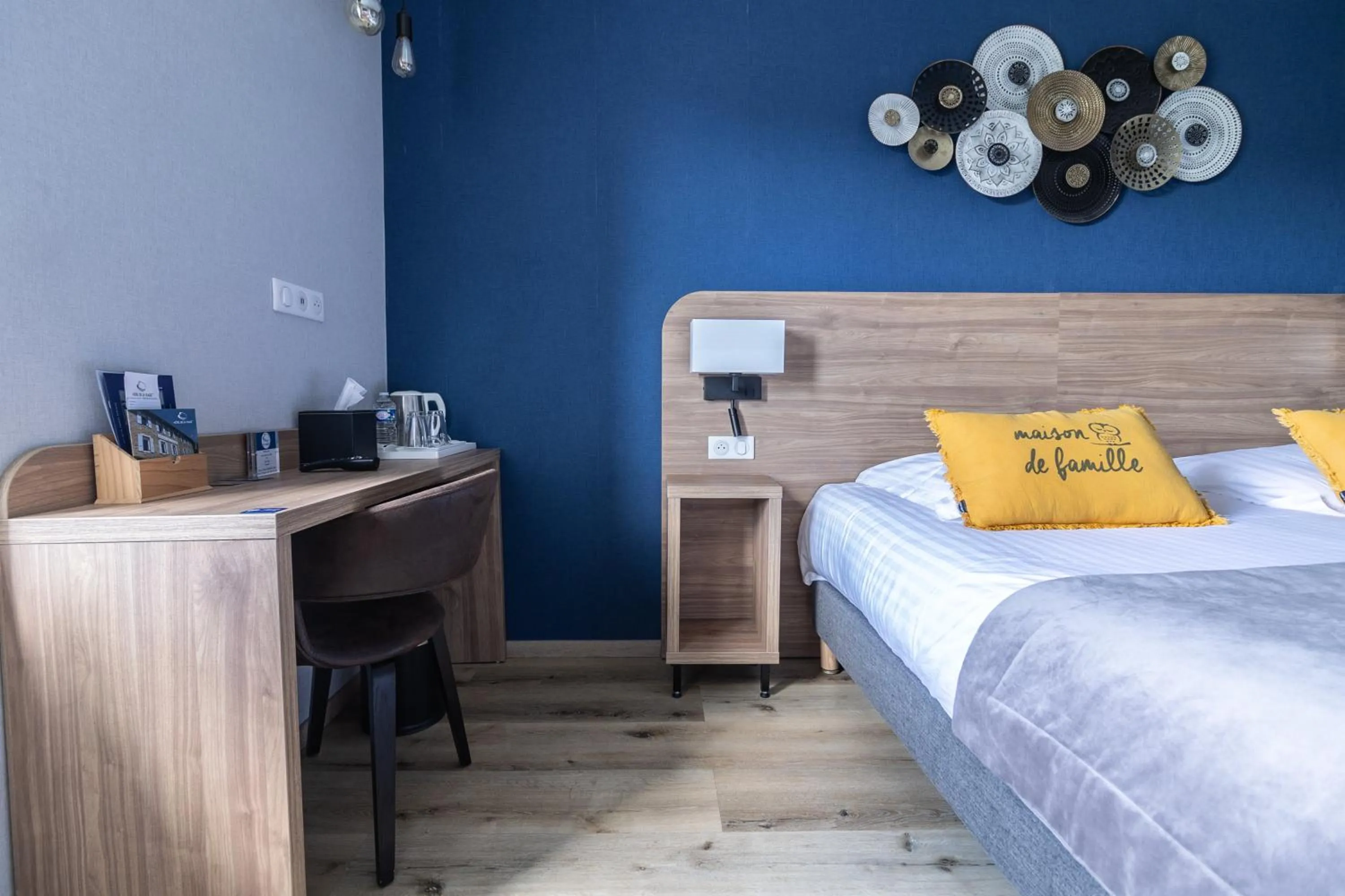 Bedroom, Bed in Hôtel De La Plage