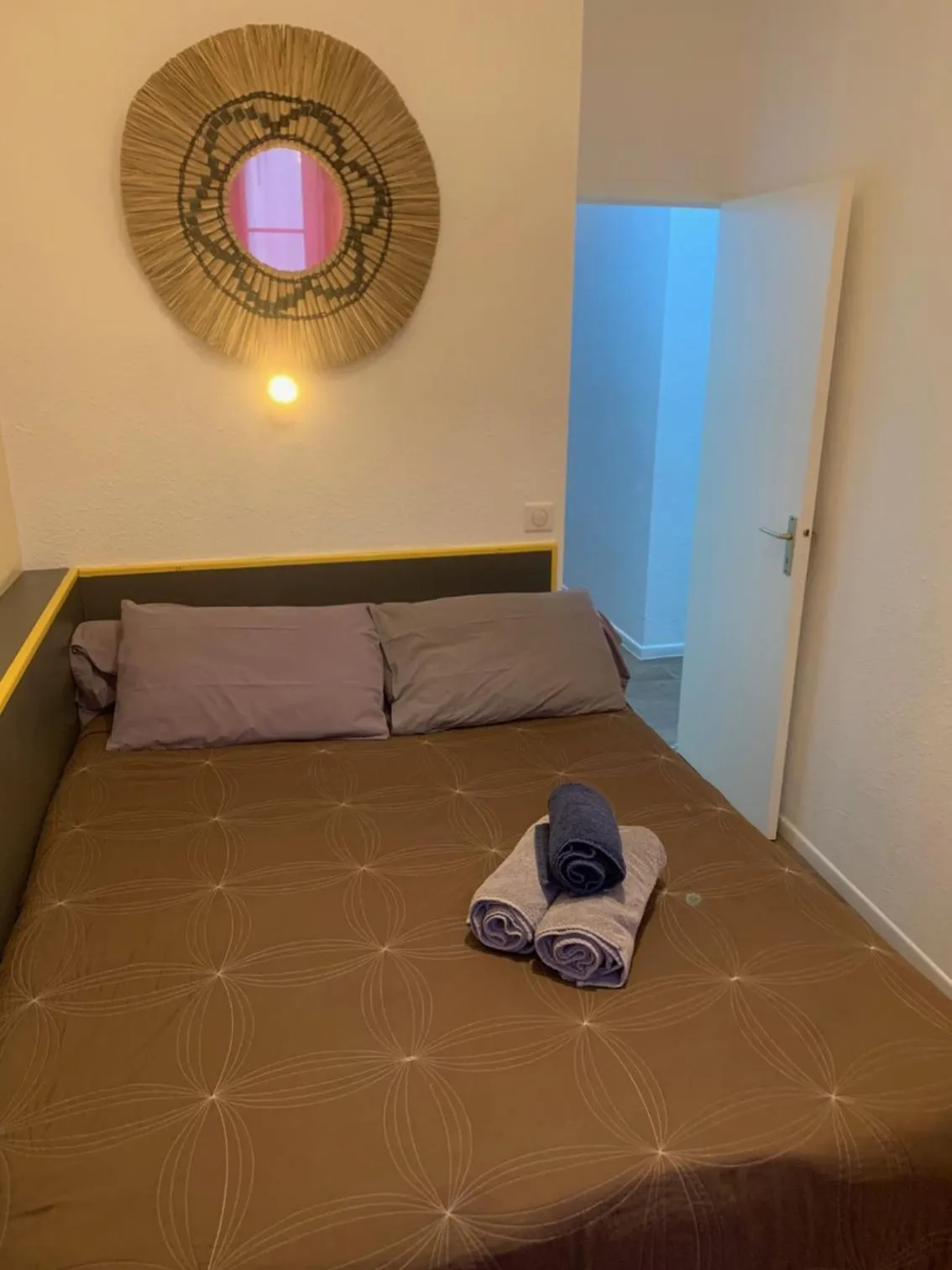 Bedroom, Bed in Résidence Meublée Services