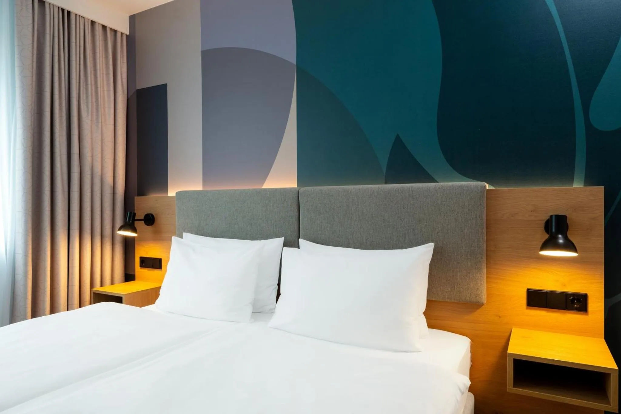 Photo of the whole room, Bed in Holiday Inn Munich - Westpark by IHG