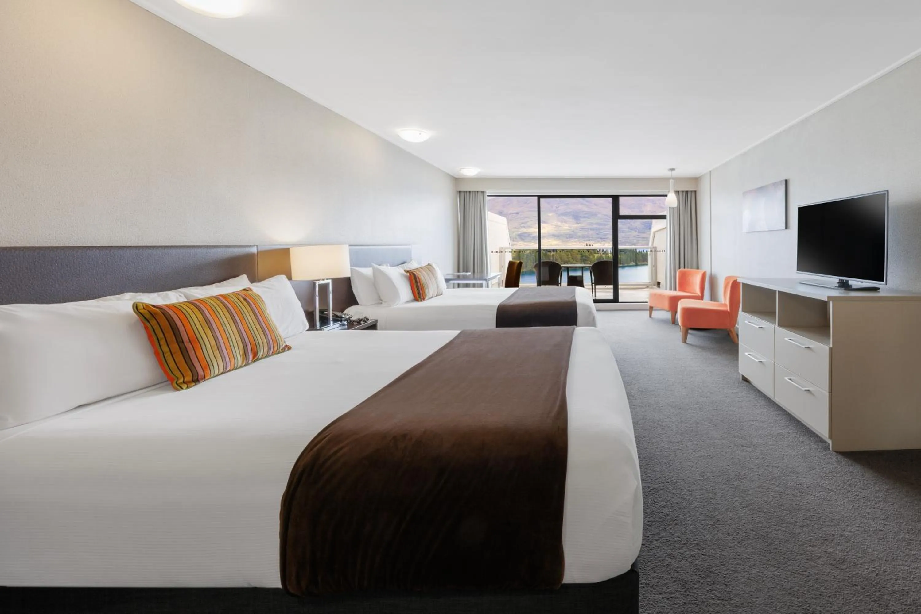 Bed in Copthorne Hotel & Apartments Queenstown Lakeview