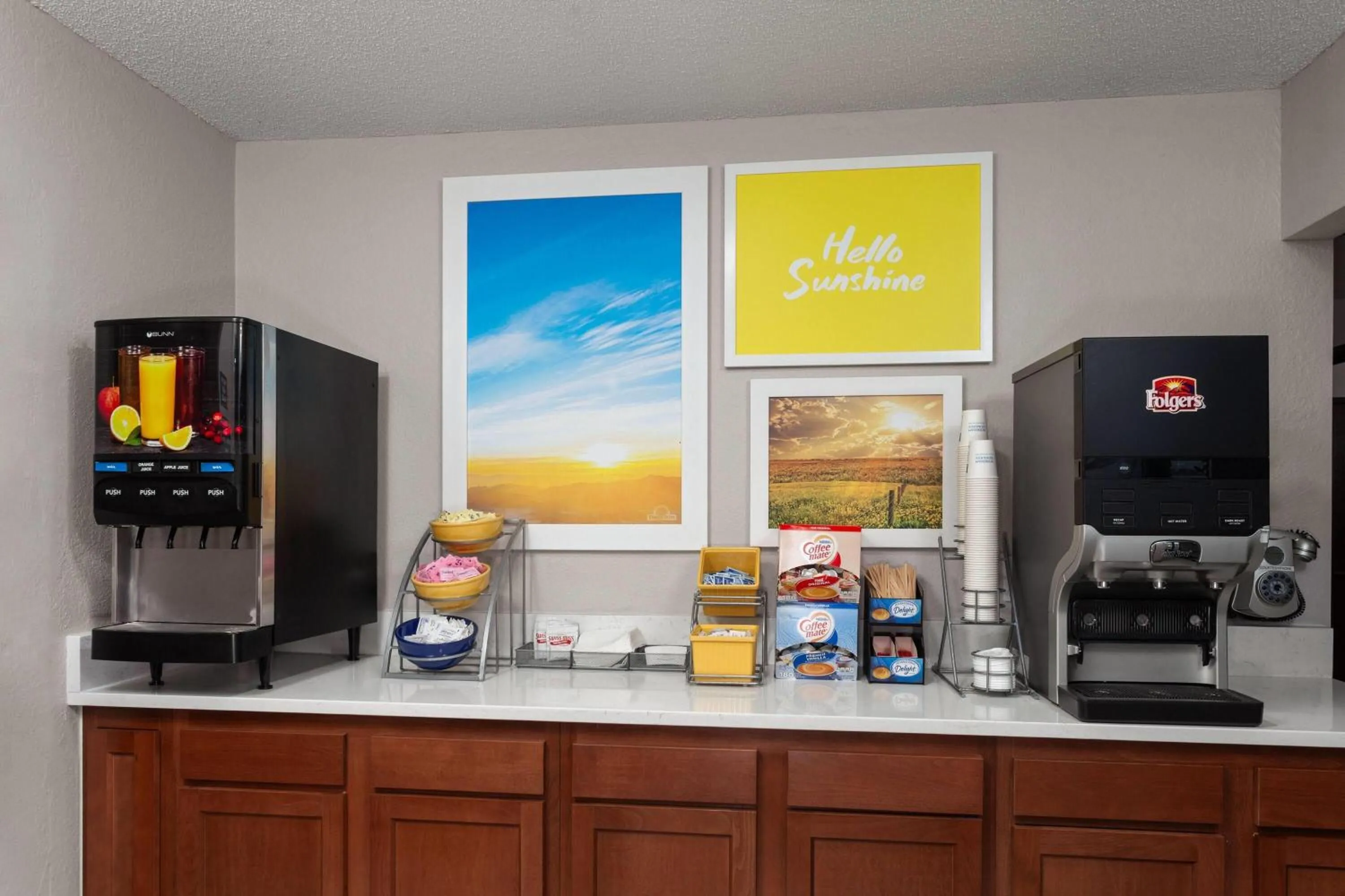 Breakfast in Days Inn & Suites by Wyndham Kaukauna WI