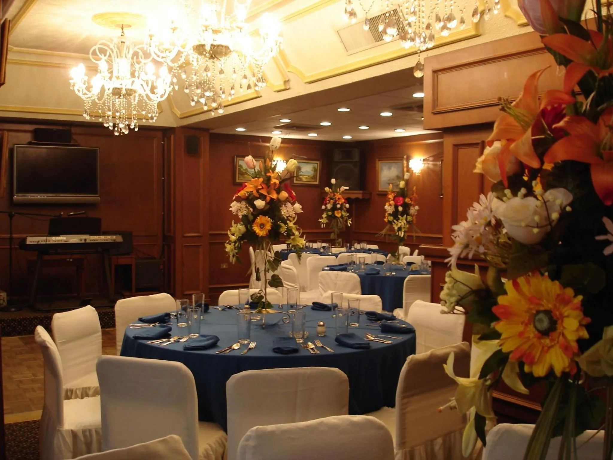 Restaurant/Places to Eat in Hotel Montecarlo