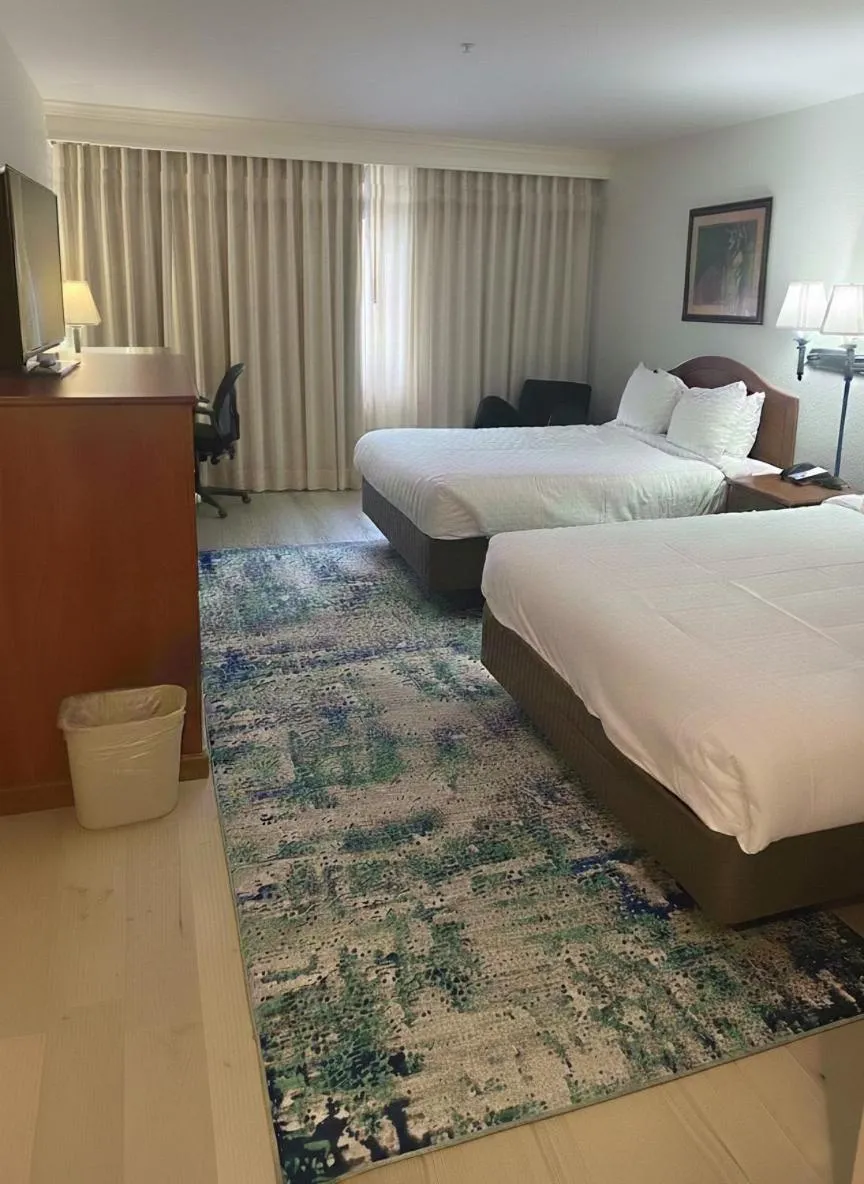 Bed in SureStay Plus Hotel by Best Western Post Falls