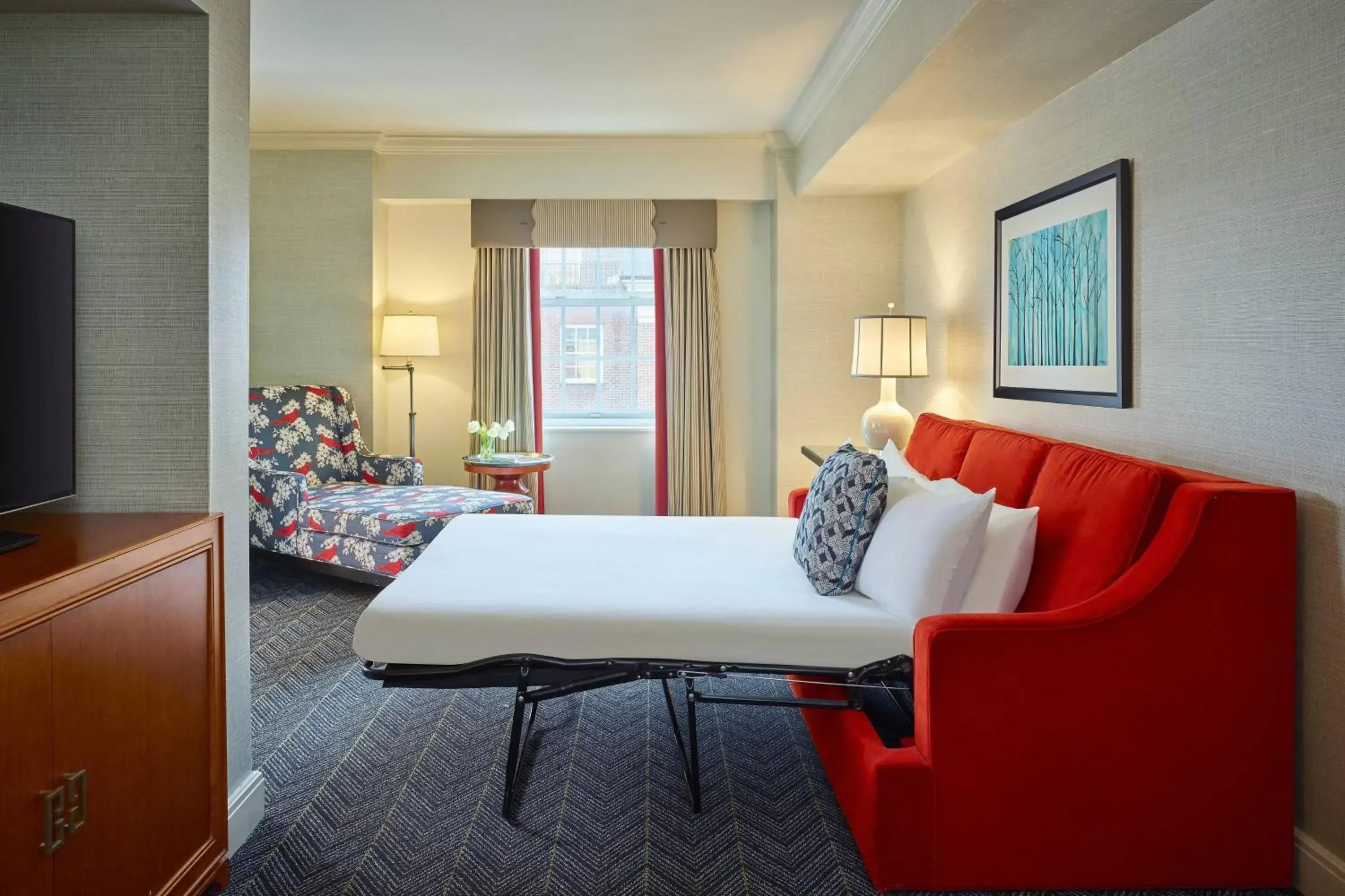 Photo of the whole room, Bed in The Alexandrian Old Town Alexandria, Autograph Collection Photo of the whole room, Bed in The Alexandrian Old Town Alexandria, Autograph Collection