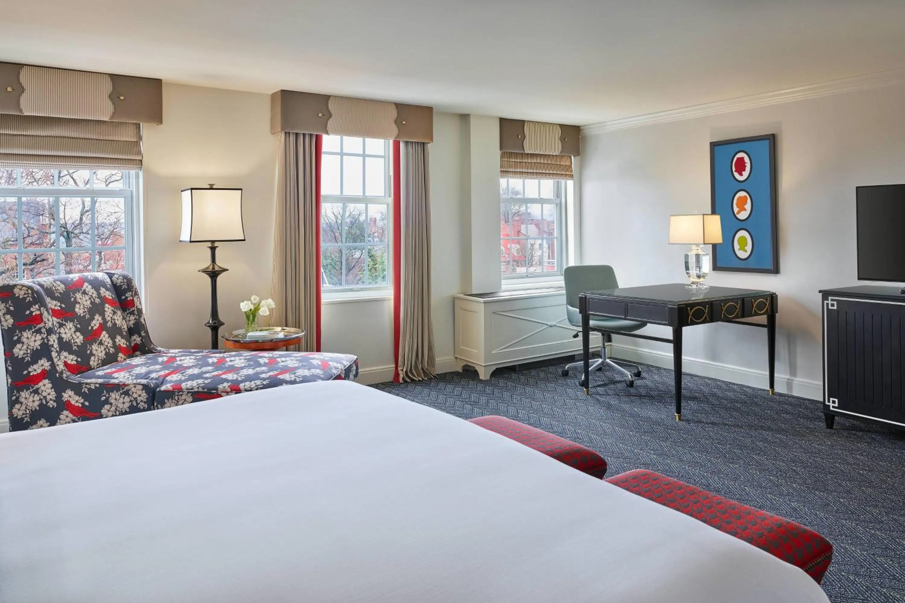 Photo of the whole room, Bed in The Alexandrian Old Town Alexandria, Autograph Collection