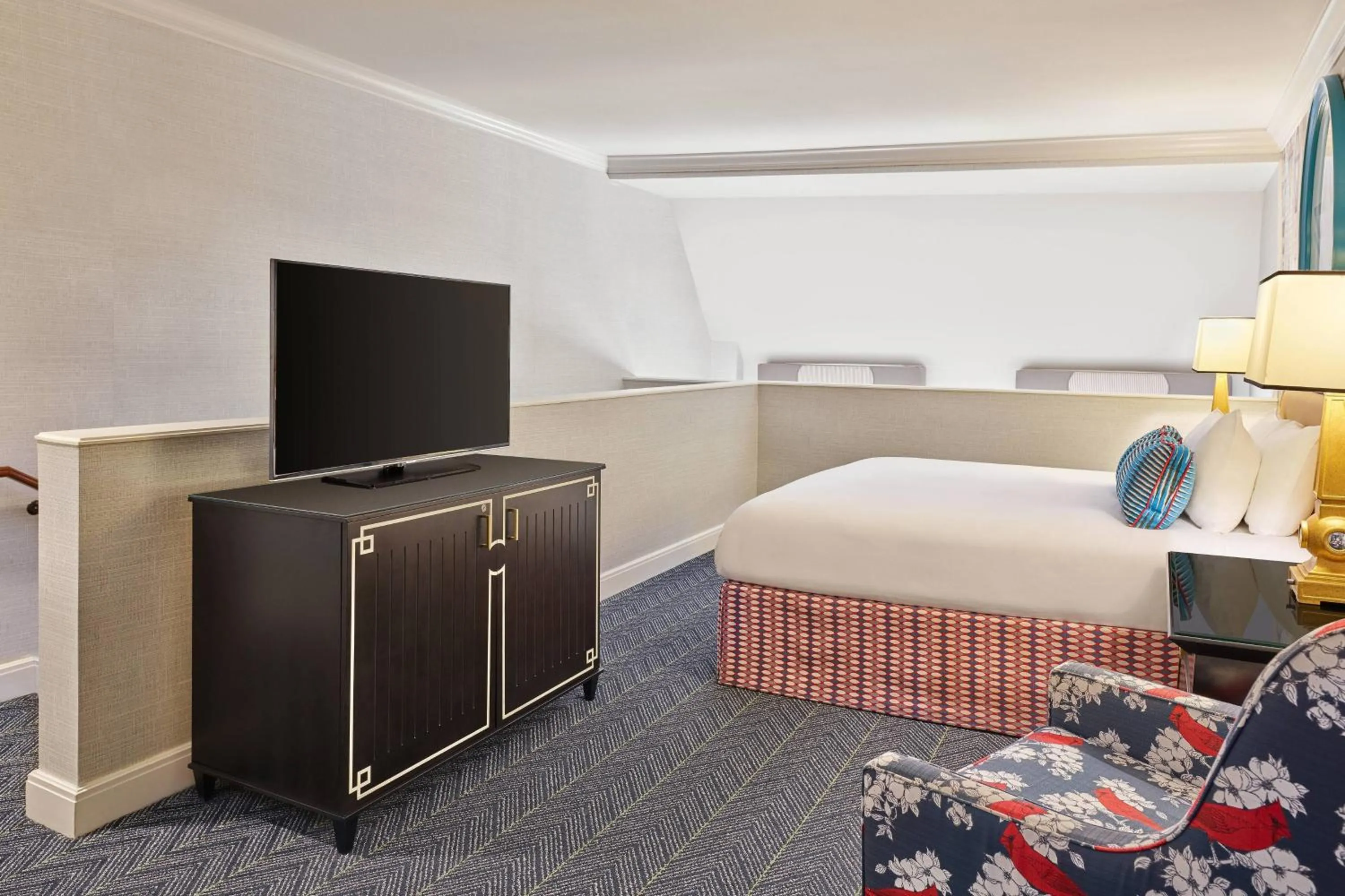 Bedroom, Bed in The Alexandrian Old Town Alexandria, Autograph Collection