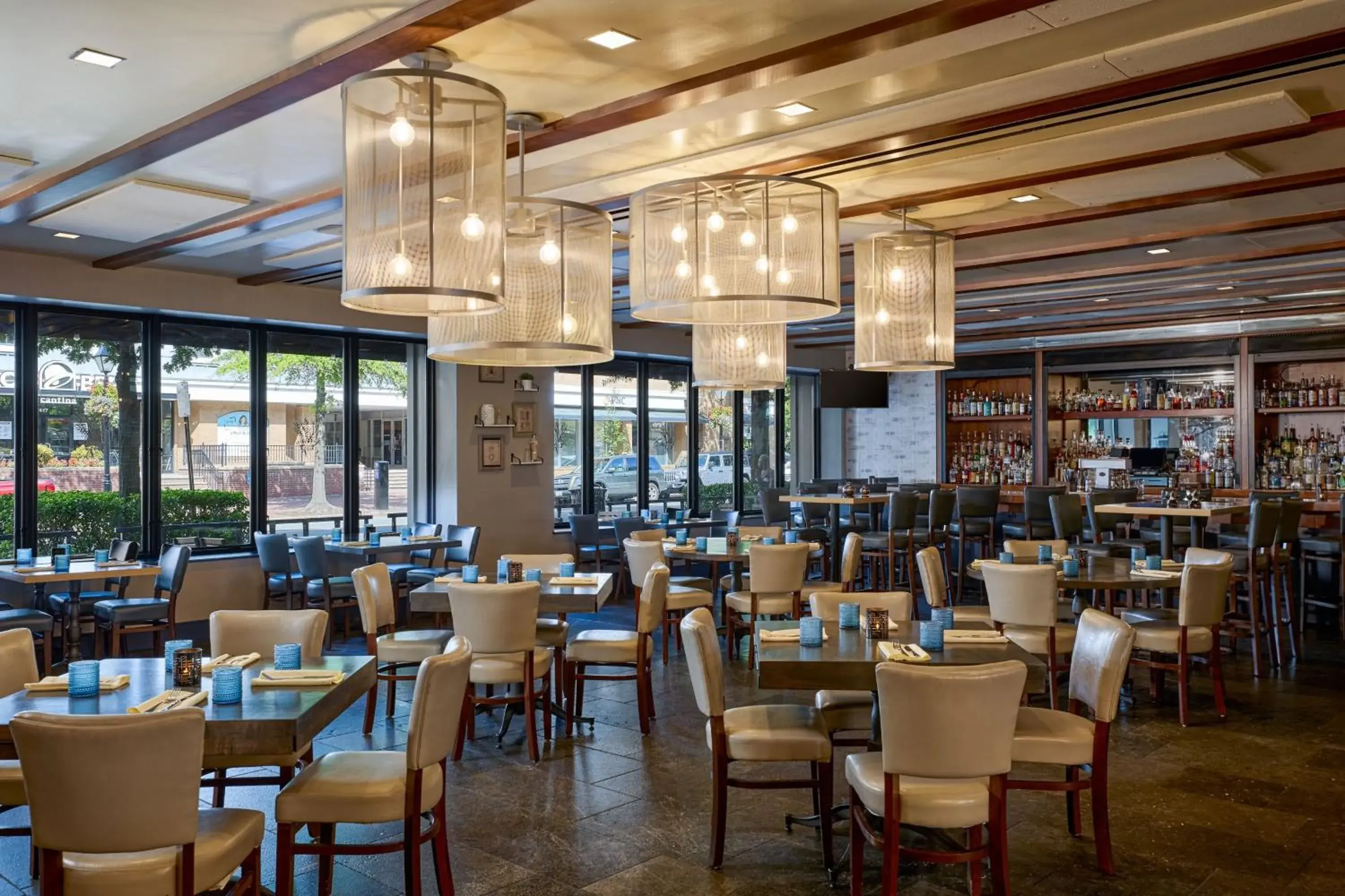 Restaurant/places to eat in The Alexandrian Old Town Alexandria, Autograph Collection Restaurant/places to eat in The Alexandrian Old Town Alexandria, Autograph Collection