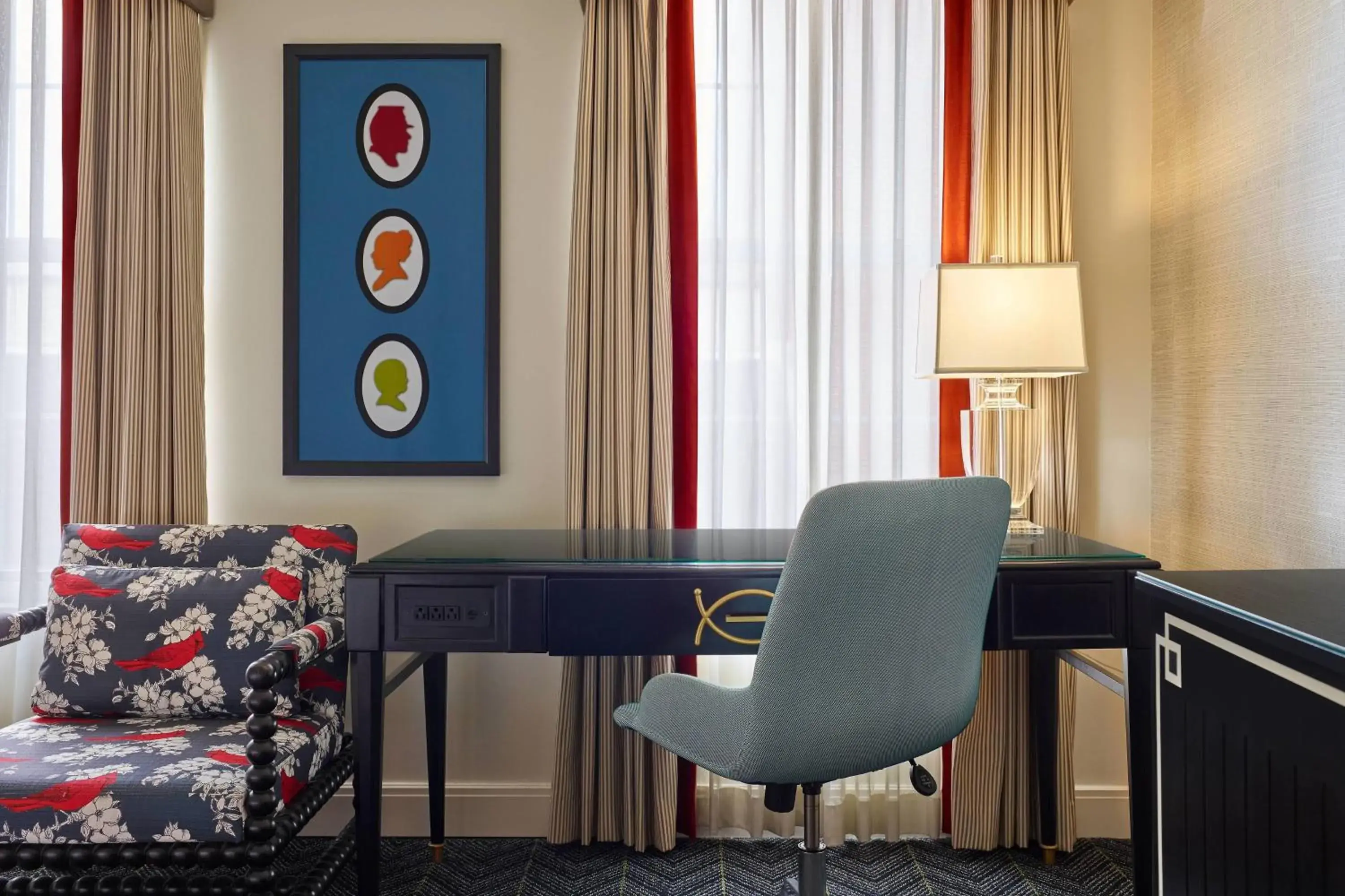 Deluxe King Room with Adapted Tub - Mobility Accessible in The Alexandrian Old Town Alexandria, Autograph Collection Deluxe King Room with Adapted Tub - Mobility Accessible in The Alexandrian Old Town Alexandria, Autograph Collection