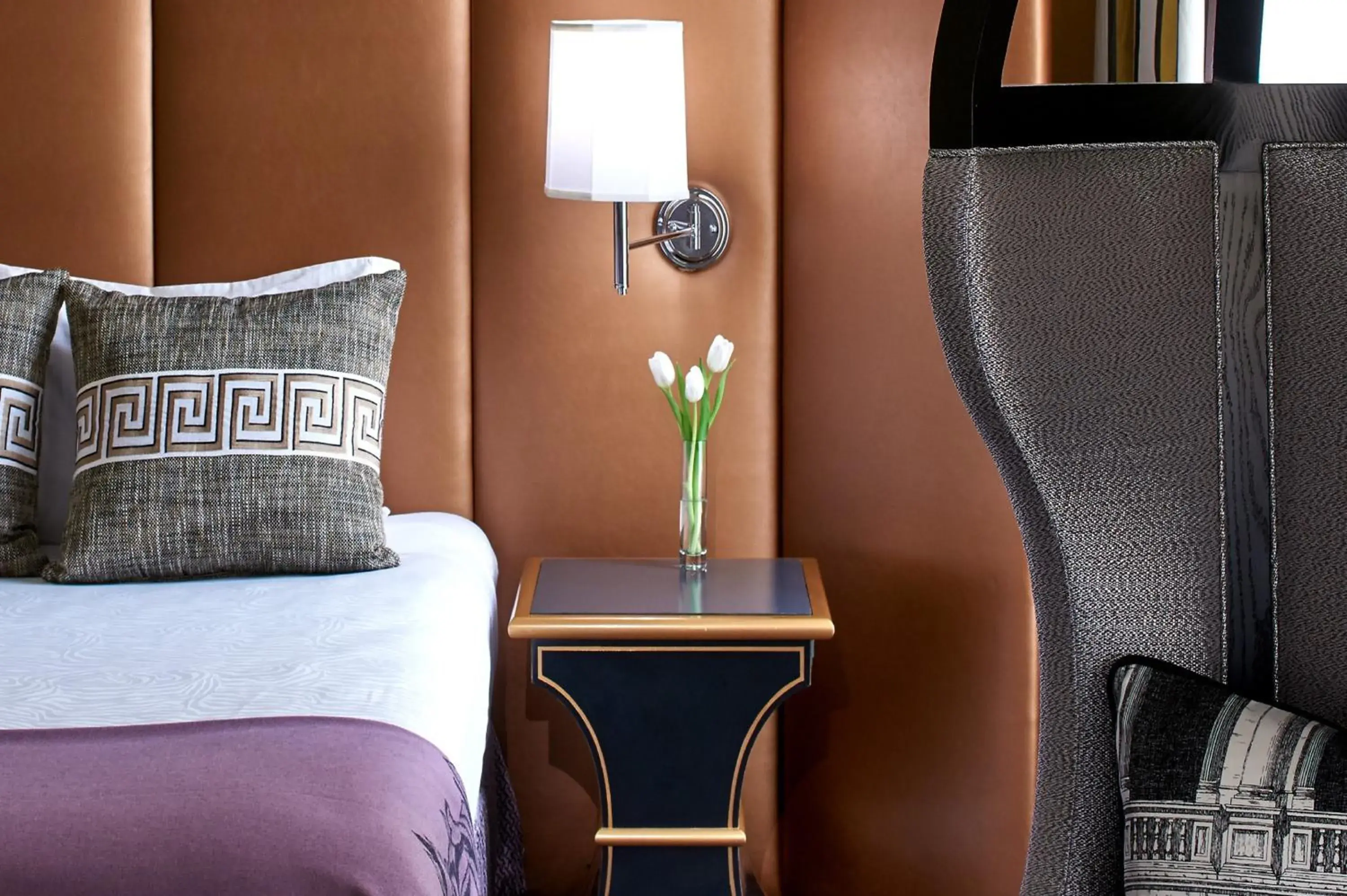 King Room with Tub - Communication Mobility Accessible in Kimpton Hotel Monaco Washington DC by IHG King Room with Tub - Communication Mobility Accessible in Kimpton Hotel Monaco Washington DC by IHG